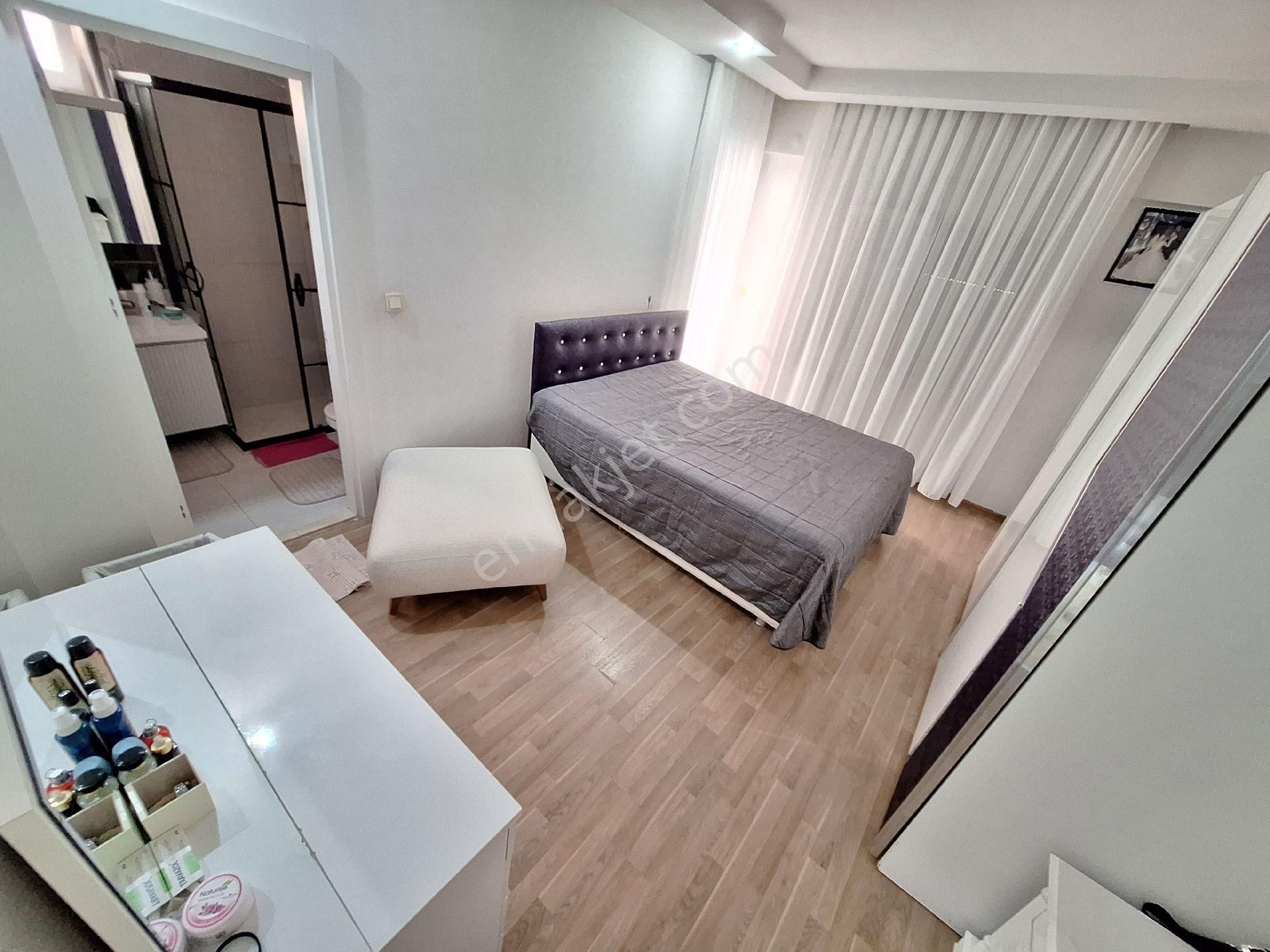 Antalya Konyaaltı Siteler Mahallesinde Havuzlu Site İçinde Kombili Ara Katta Satılık 4+1 Daire - Görsel 23