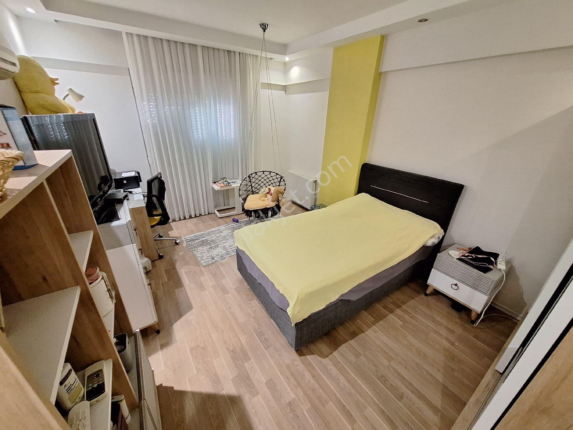 Antalya Konyaaltı Siteler Mahallesinde Havuzlu Site İçinde Kombili Ara Katta Satılık 4+1 Daire - Görsel 16