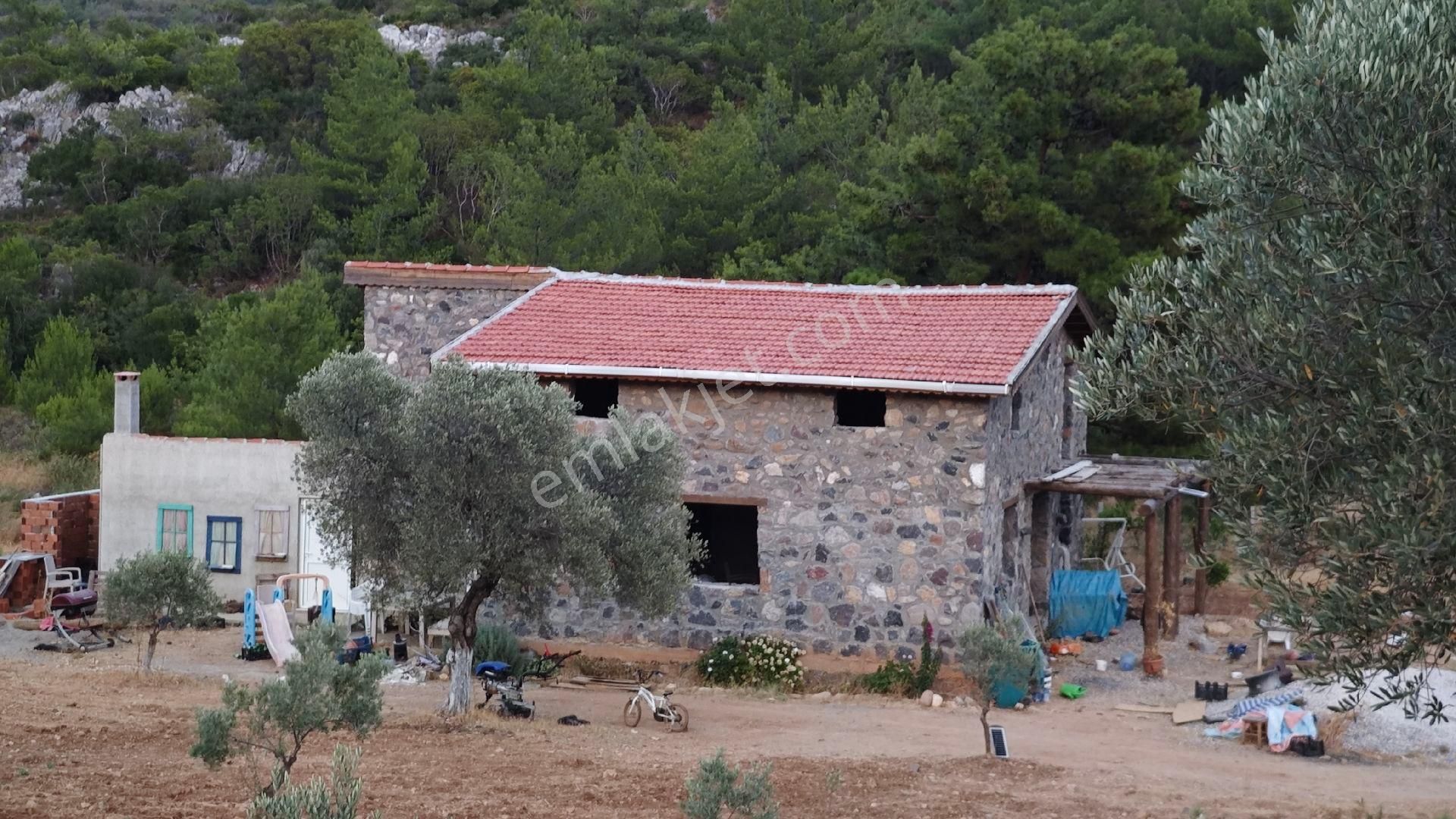 Urla Kadıovacık Köyü Satılık Arazi Ve Doğaltaş Taş Ev - Görsel 23