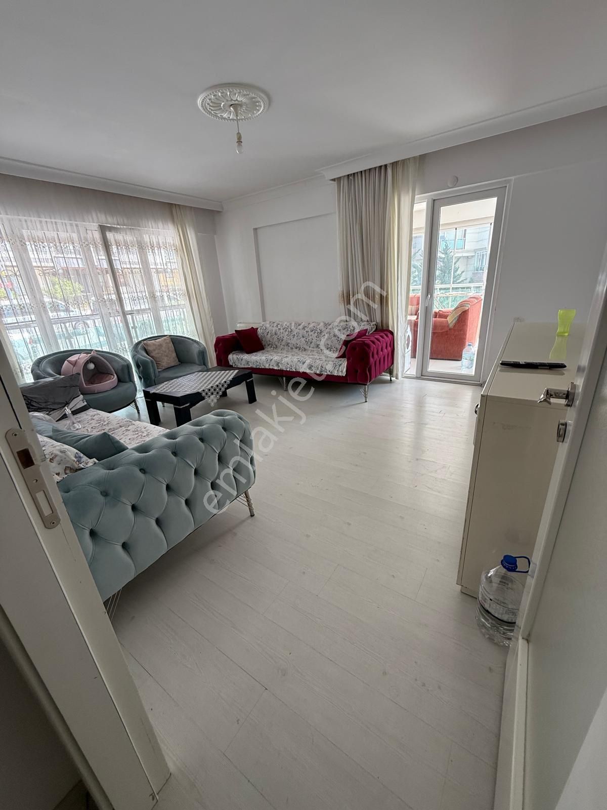 Sitede 3+1 Abonelikleraçık Esyalı Kiralık Daire