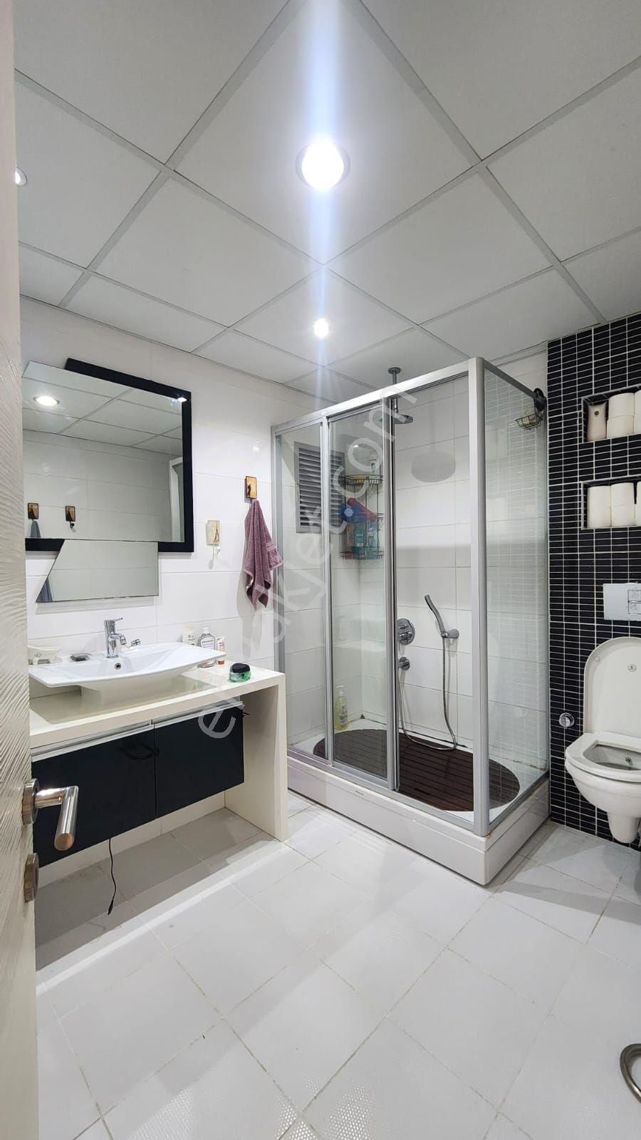 Kuşadası'nda Deniz Manzaralı Havuzlu 3+1 Daire - Görsel 23