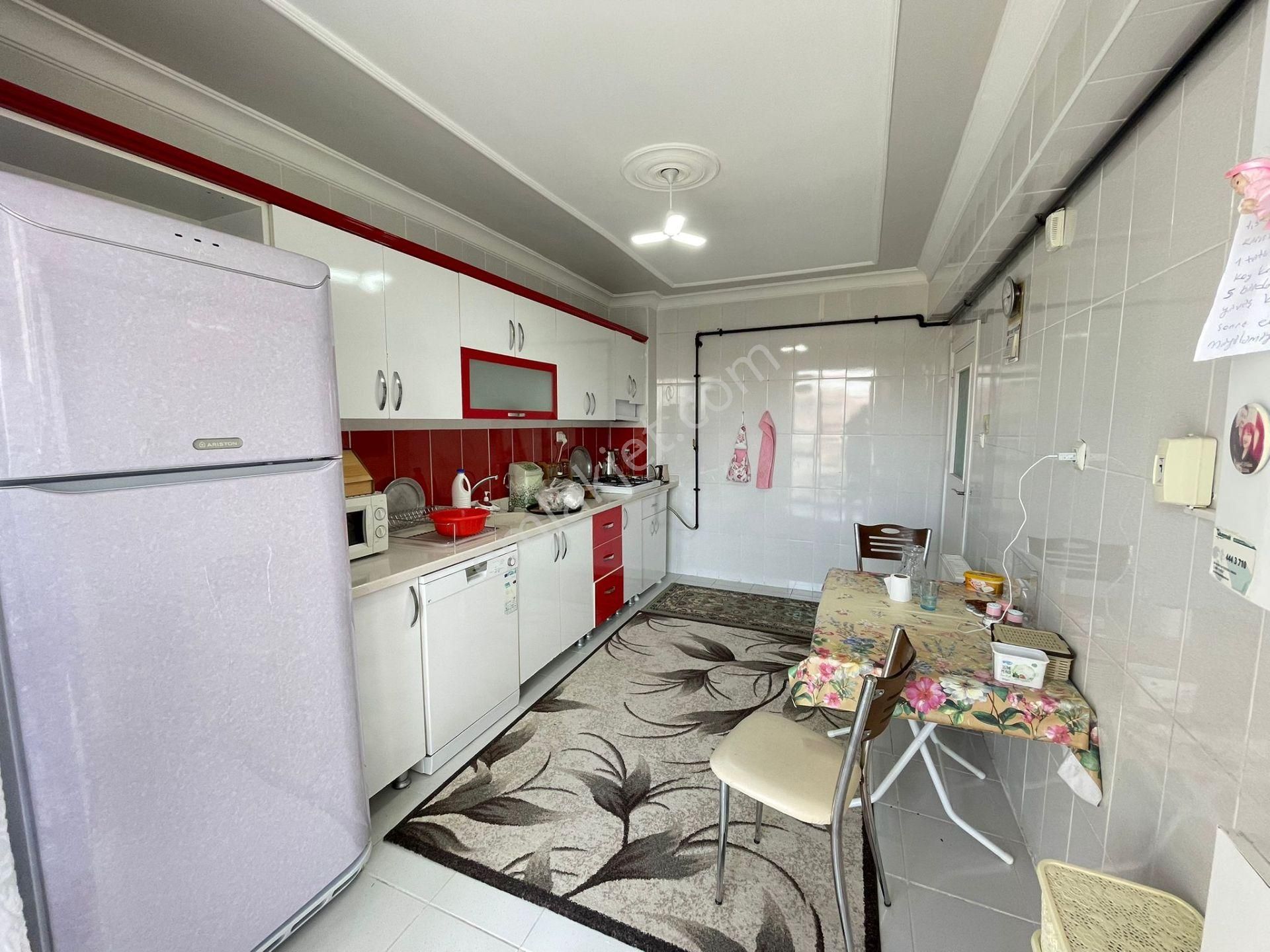 Beşikkaya'da Asansörlü 3+1 Y.giriş Altı Daire Önü Açık Köşe Başı - Görsel 2