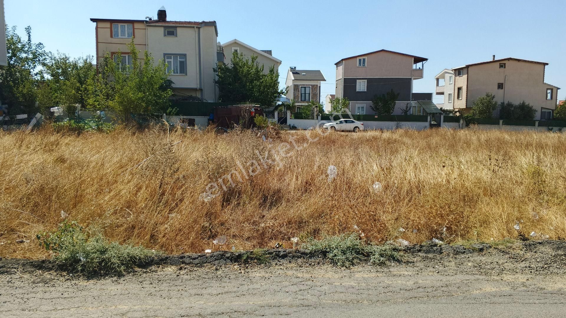 Eymen Emlaktan Yeniciftlik Dereağzında Cadde Ye Cephe Kelepir Yatırıma Uygun Arsamız Satılıktır.