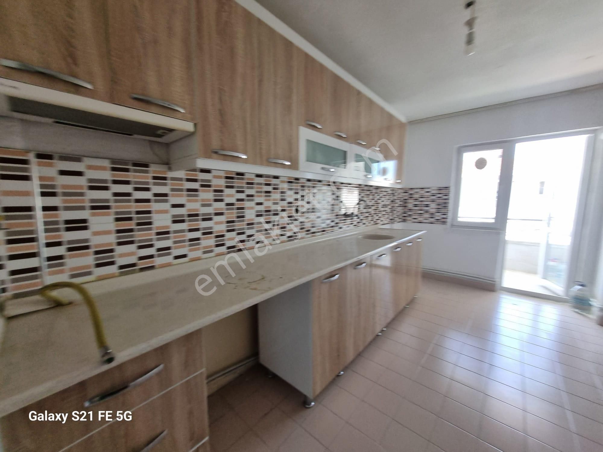 Demiröz Gayrimenkulden Merkezde Konum Harikası 3+1 Daire - Görsel 5