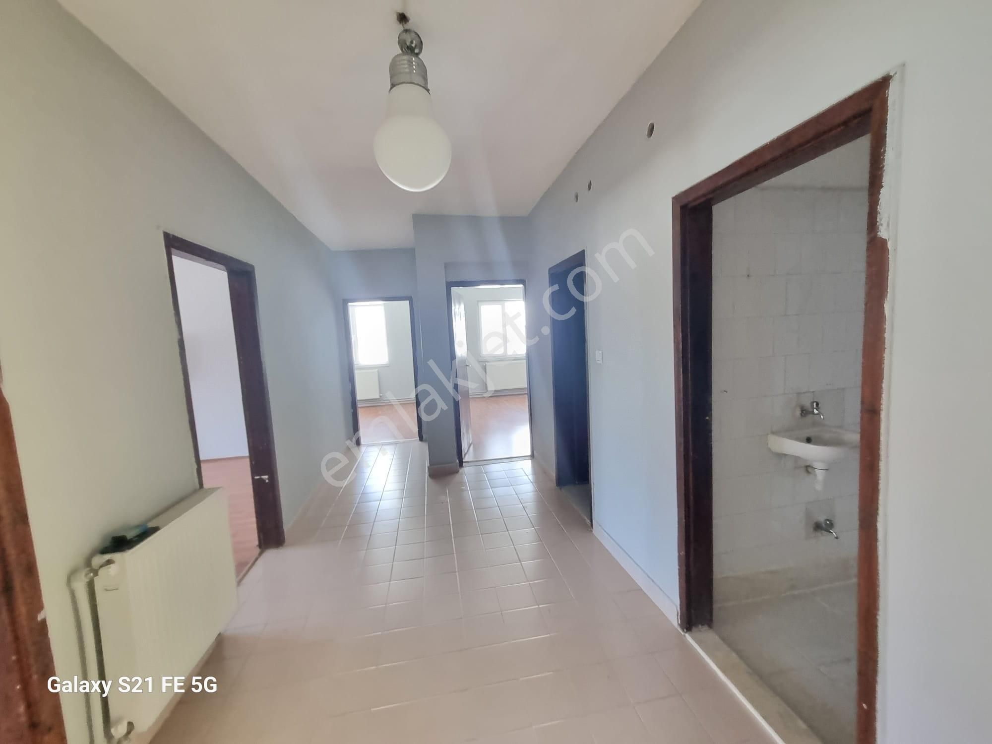 Demiröz Gayrimenkulden Merkezde Konum Harikası 3+1 Daire - Görsel 21