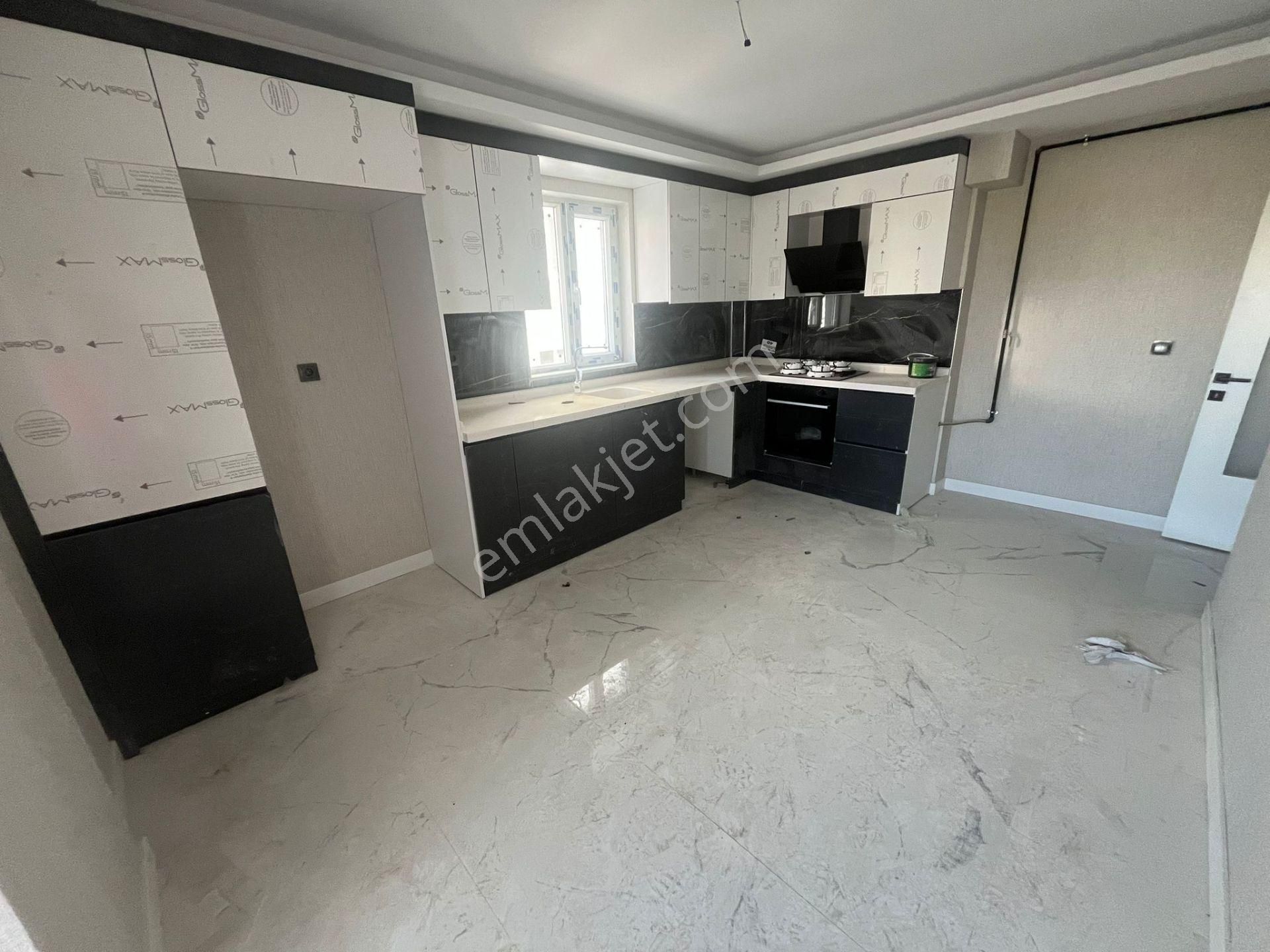 Fevzi Çakmak Mah. Ebeveyn Banyolu Lüks Yapılı 4+1 Satılık Konut