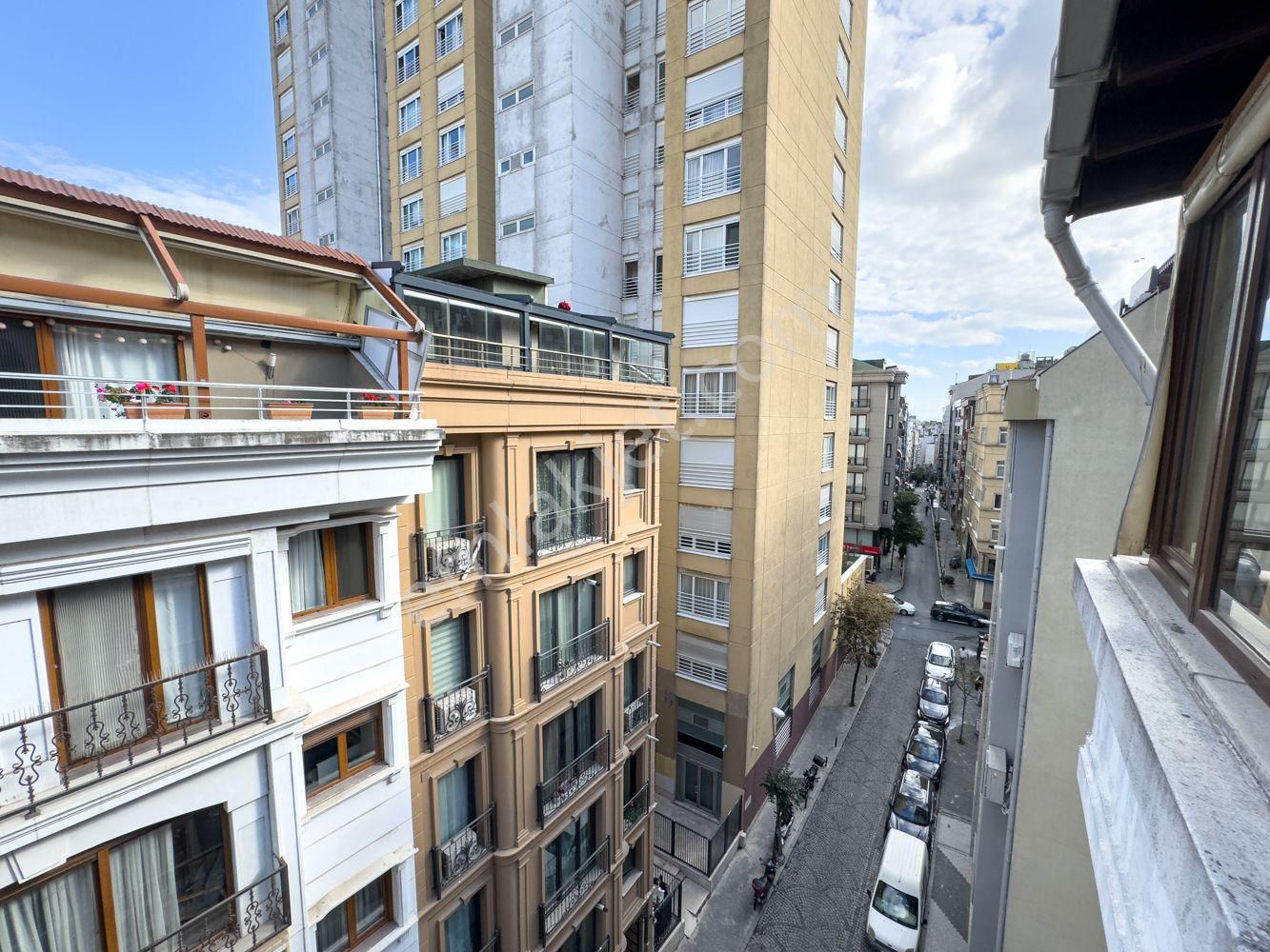 Şişli Merkezde Çift Teraslı 1+1 Daire - Görsel 29