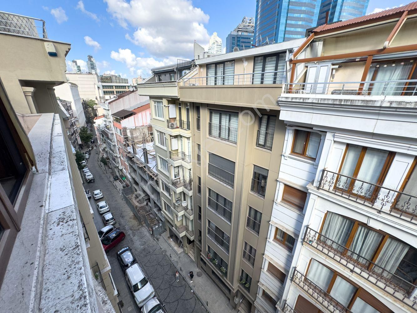 Şişli Merkezde Çift Teraslı 1+1 Daire - Görsel 27