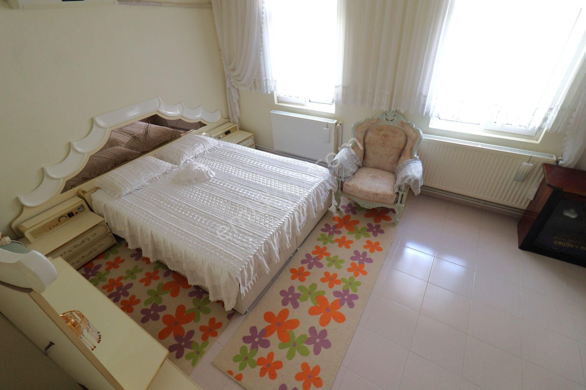 Güre Çamlıbel'de Bahçesinde Çeşitli Meyve Ağaçları Bulunan Muhteşem Ötesi 4+1 Satılık Müstakil Villa - Görsel 22