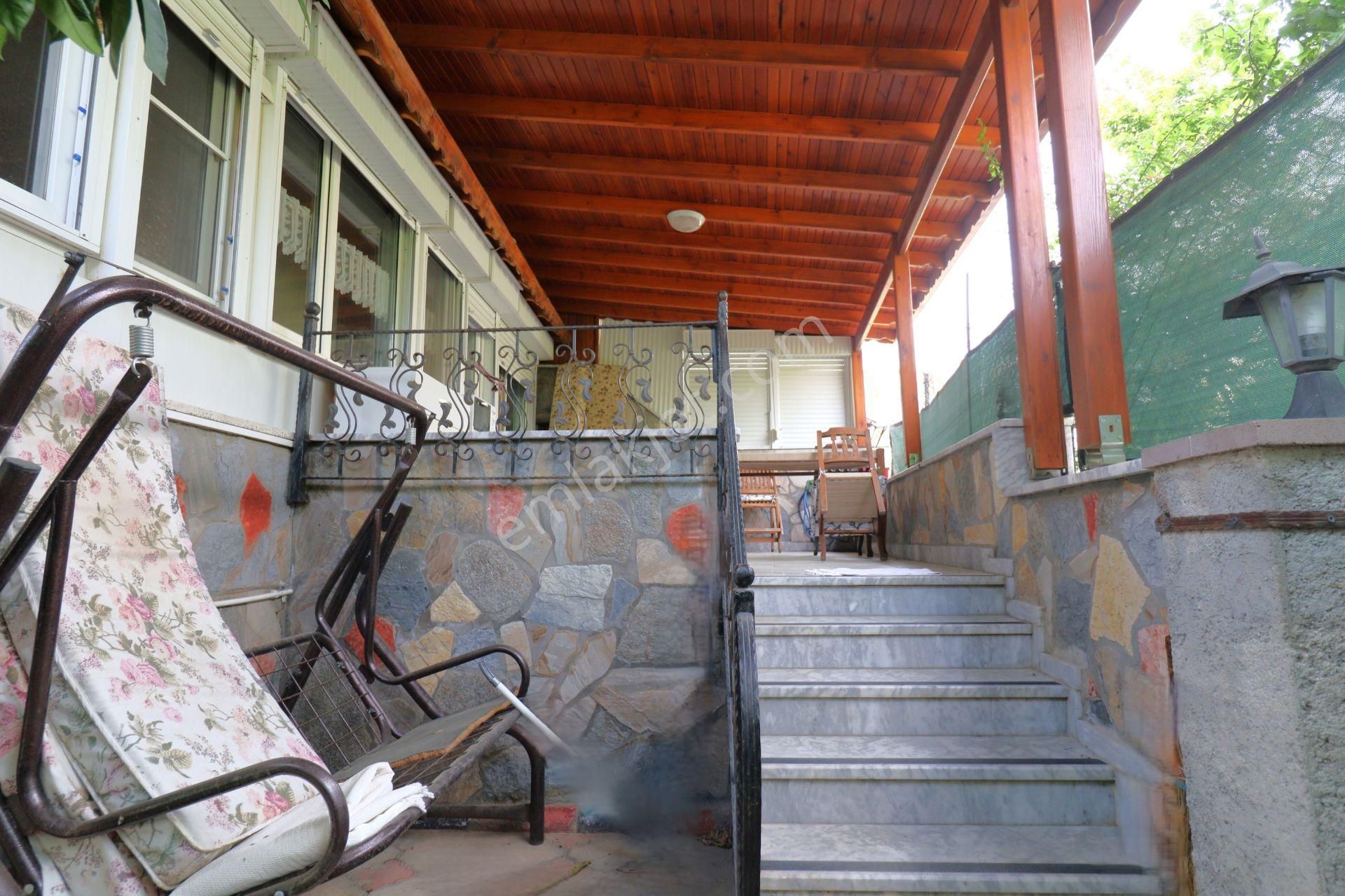 Güre Çamlıbel'de Bahçesinde Çeşitli Meyve Ağaçları Bulunan Muhteşem Ötesi 4+1 Satılık Müstakil Villa - Görsel 2