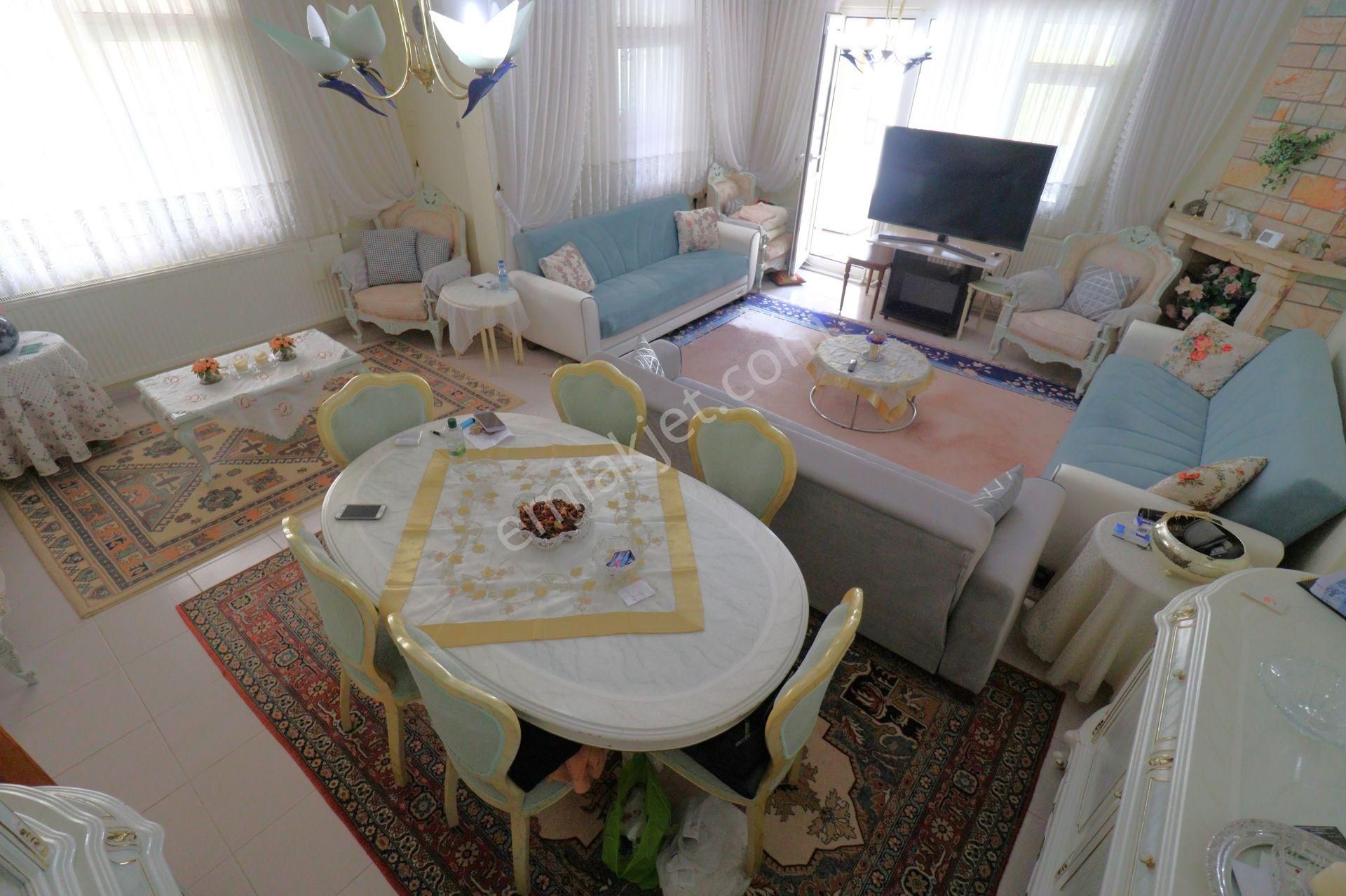 Güre Çamlıbel'de Bahçesinde Çeşitli Meyve Ağaçları Bulunan Muhteşem Ötesi 4+1 Satılık Müstakil Villa - Görsel 12