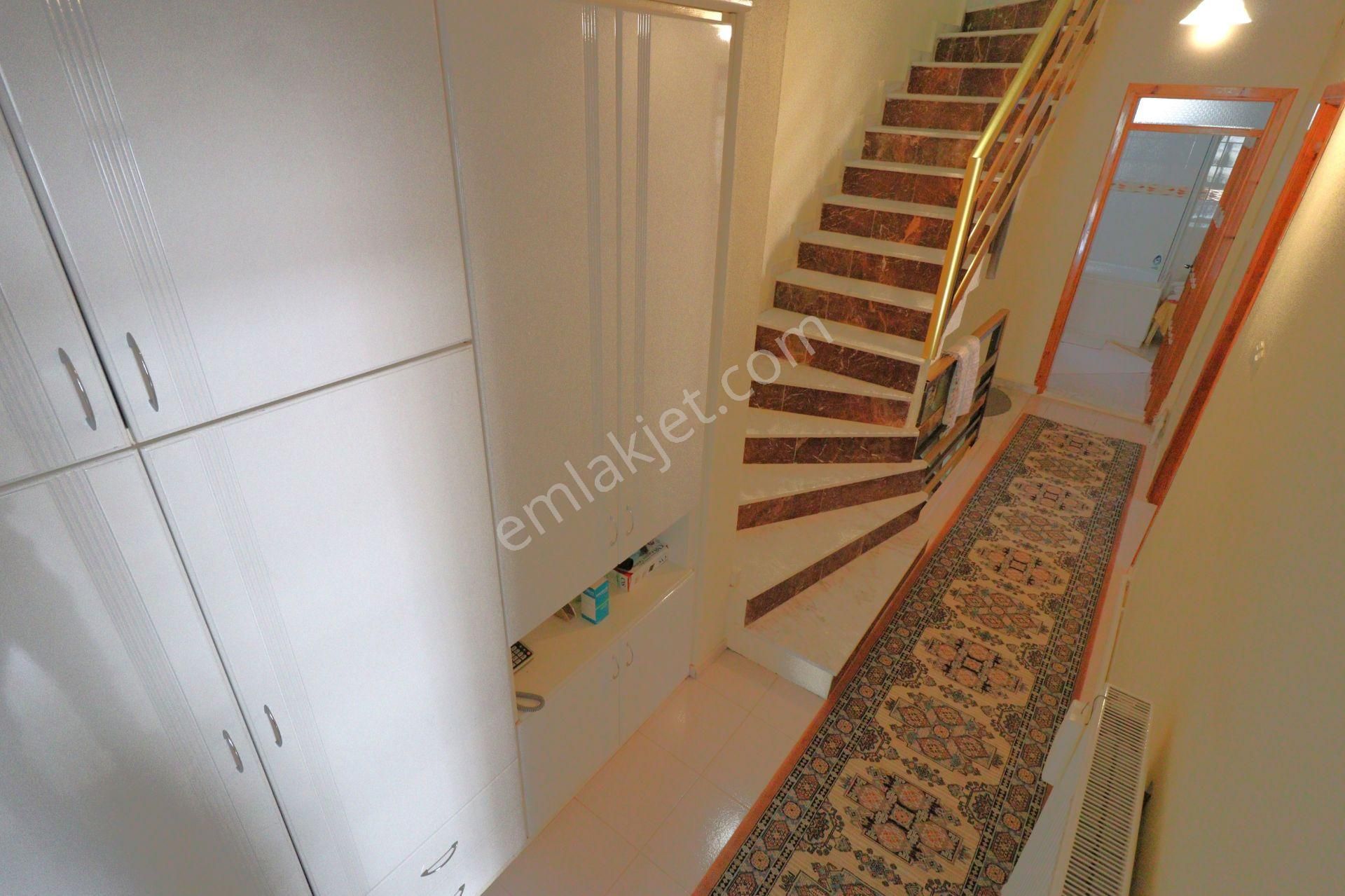 Güre Çamlıbel'de Bahçesinde Çeşitli Meyve Ağaçları Bulunan Muhteşem Ötesi 4+1 Satılık Müstakil Villa - Görsel 18