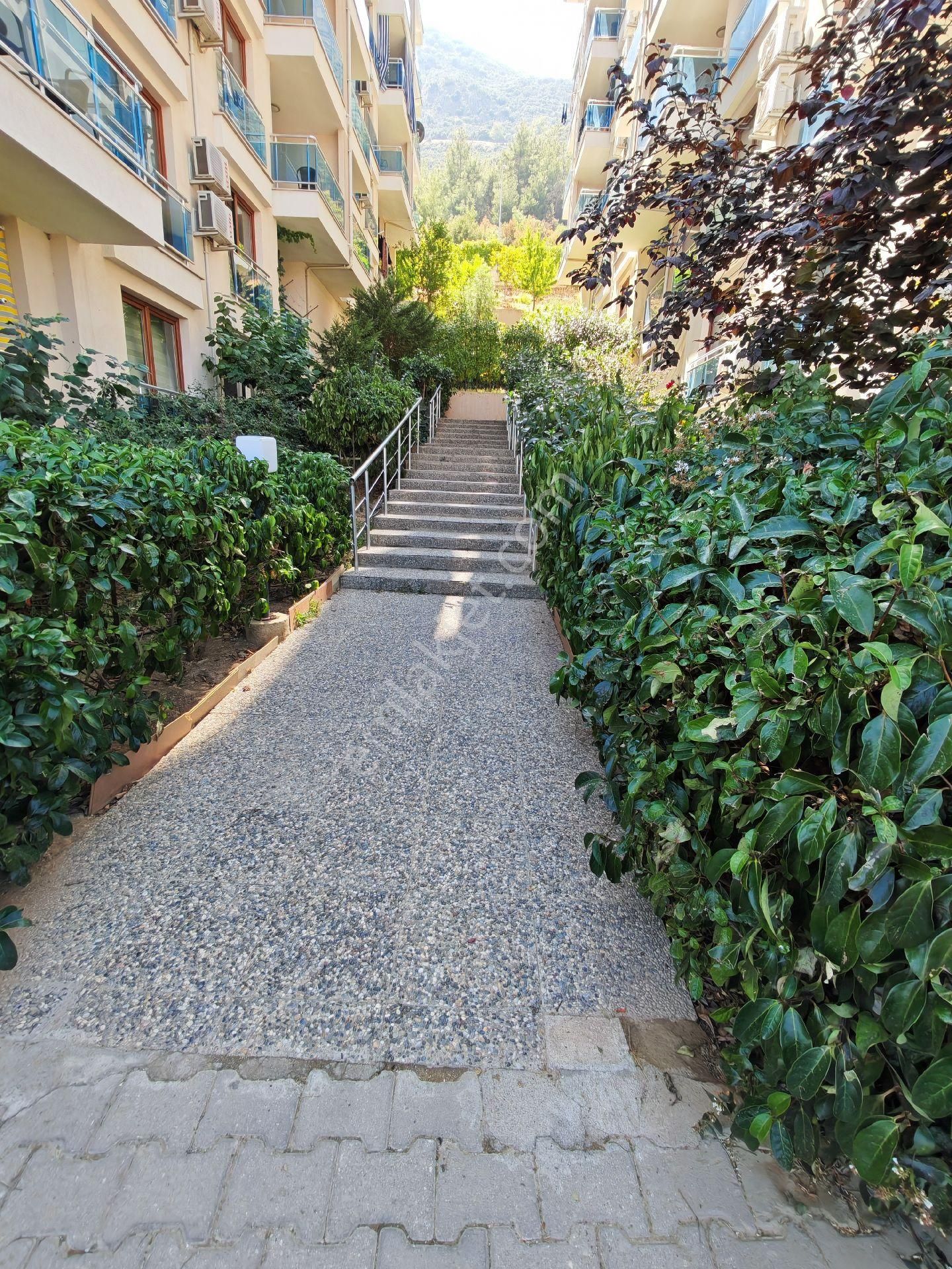 Bsm'den City Life Site İçinde Satılık Eşyalı Arakat - Görsel 2