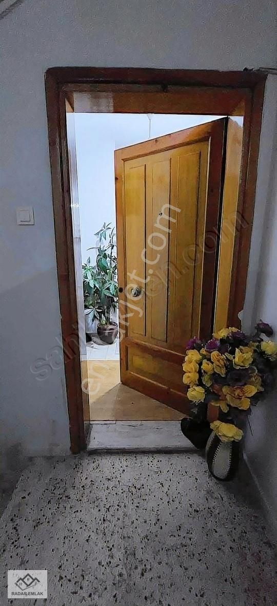 Karabağlar Vatan Mahallesi 3+1 Bahçekatı Satılık Daire