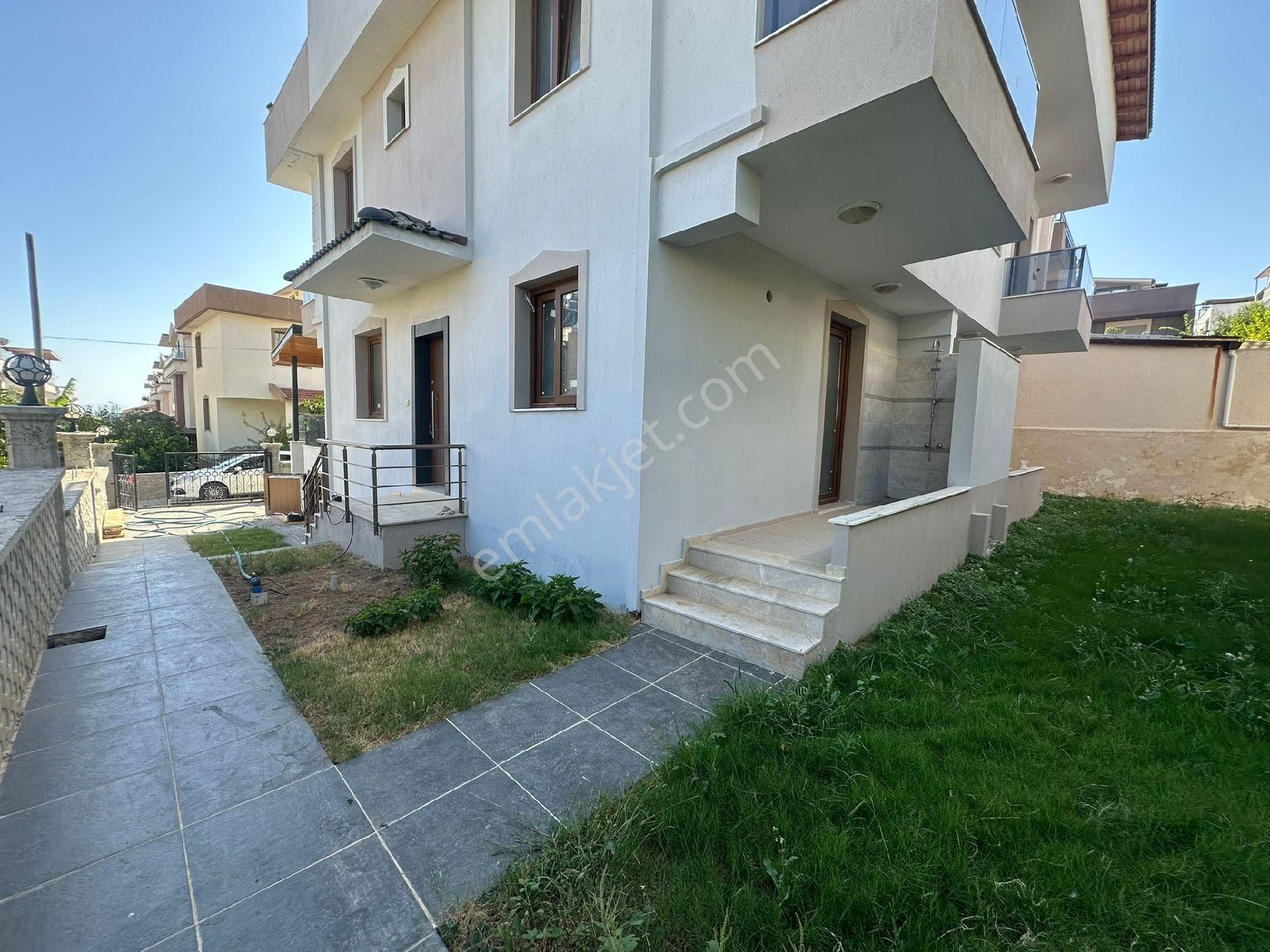 Gözütok Mimarlık Emlak 'tan Denize 100 Metre 4+1 Villa - Görsel 12