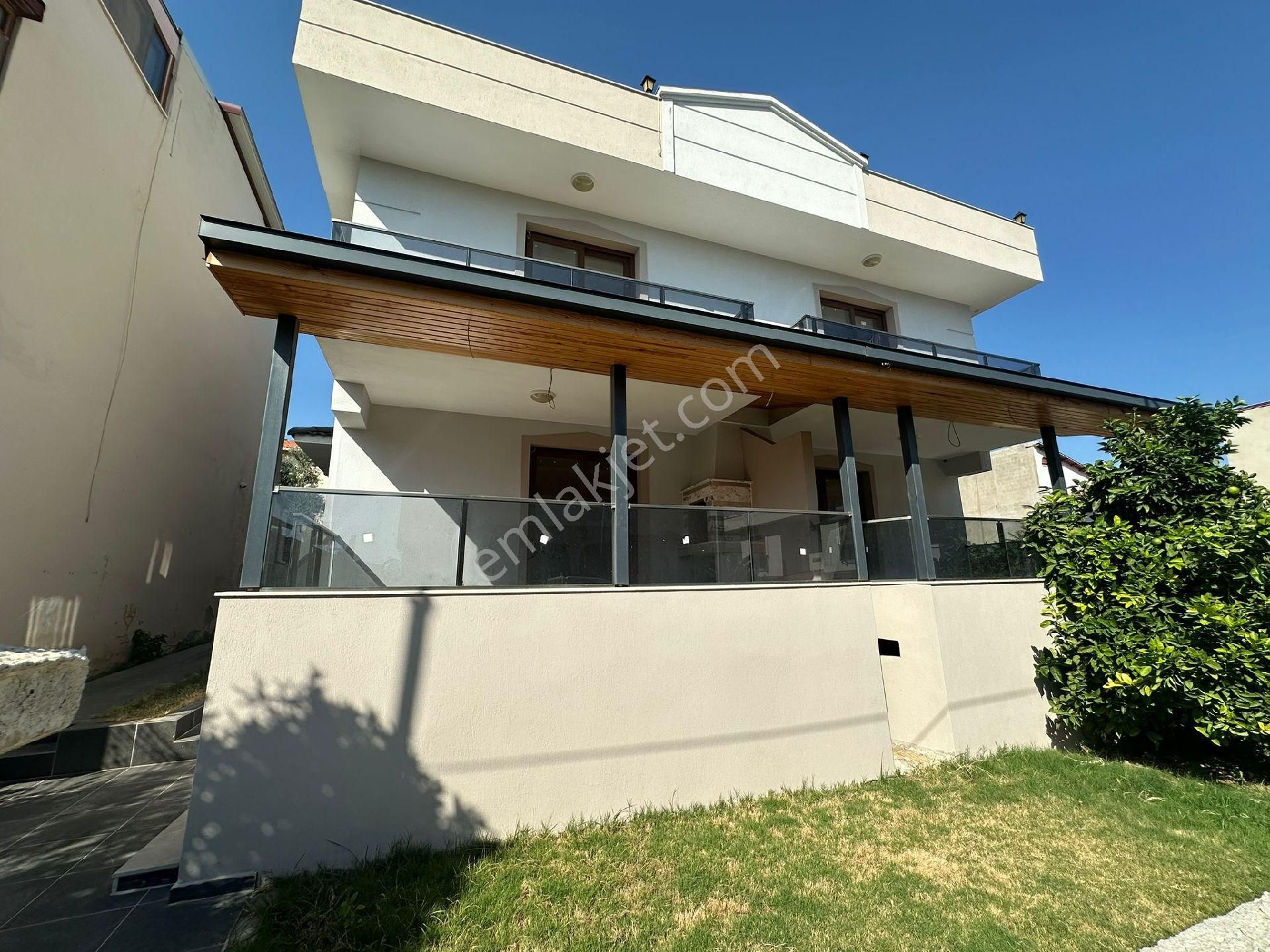 Gözütok Mimarlık Emlak 'tan Denize 100 Metre 4+1 Villa - Görsel 3