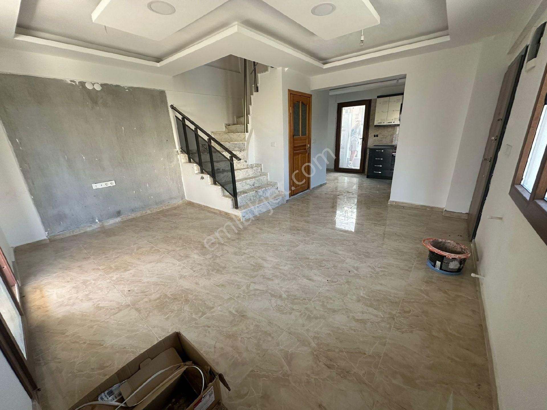 Gözütok Mimarlık Emlak 'tan Denize 100 Metre 4+1 Villa - Görsel 22