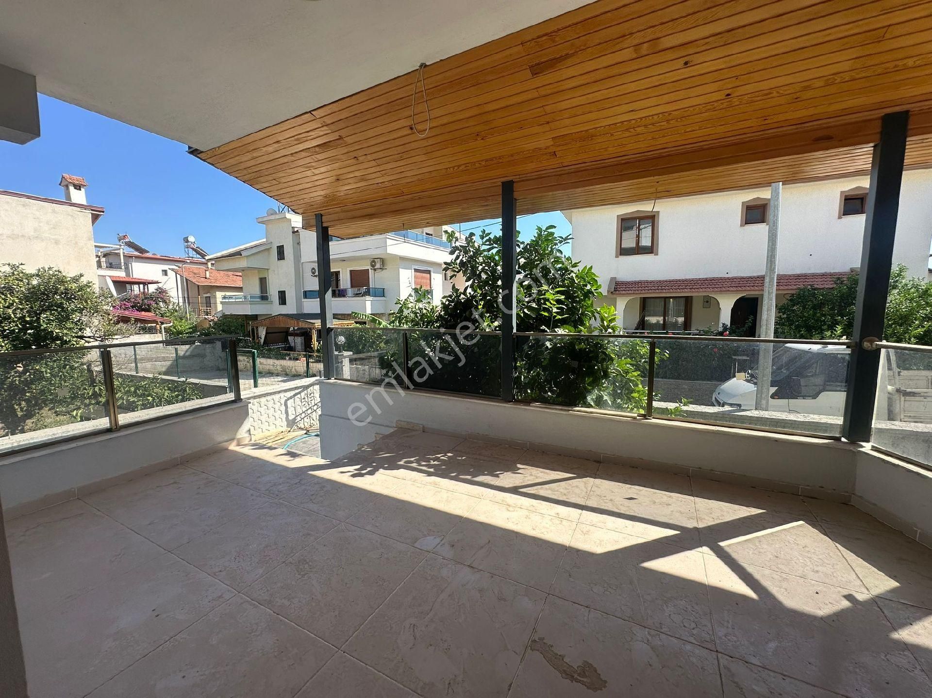 Gözütok Mimarlık Emlak 'tan Denize 100 Metre 4+1 Villa - Görsel 18