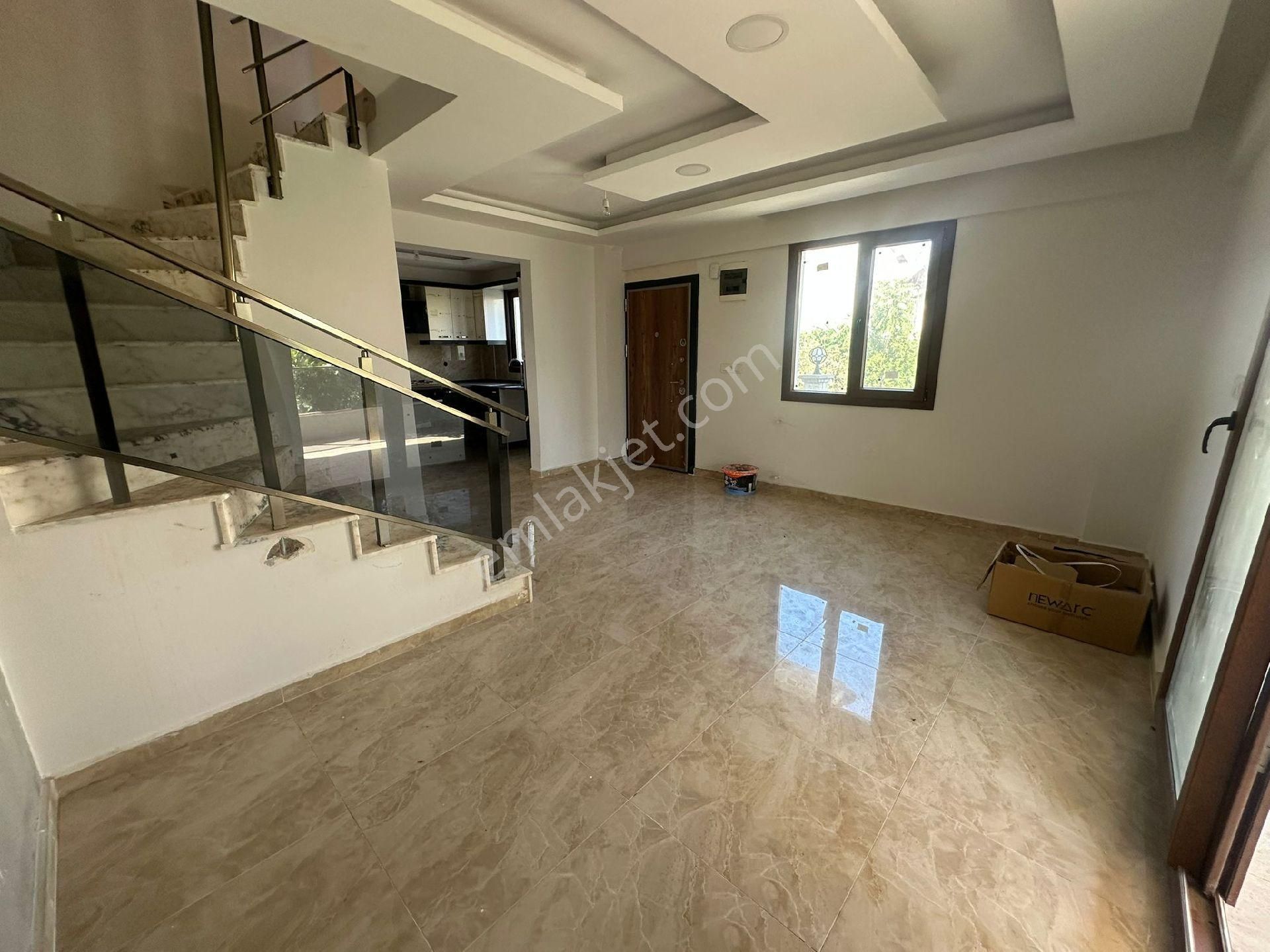 Gözütok Mimarlık Emlak 'tan Denize 100 Metre 4+1 Villa - Görsel 23