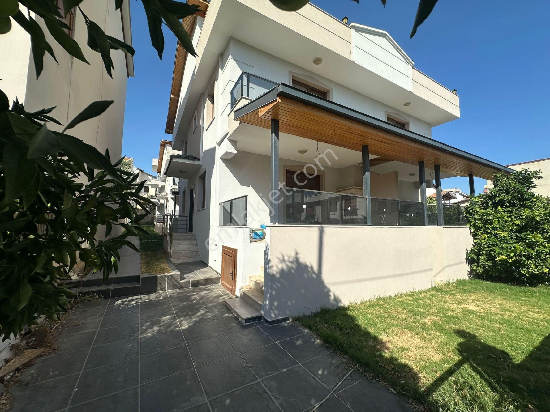 Gözütok Mimarlık Emlak 'tan Denize 100 Metre 4+1 Villa - Görsel 4