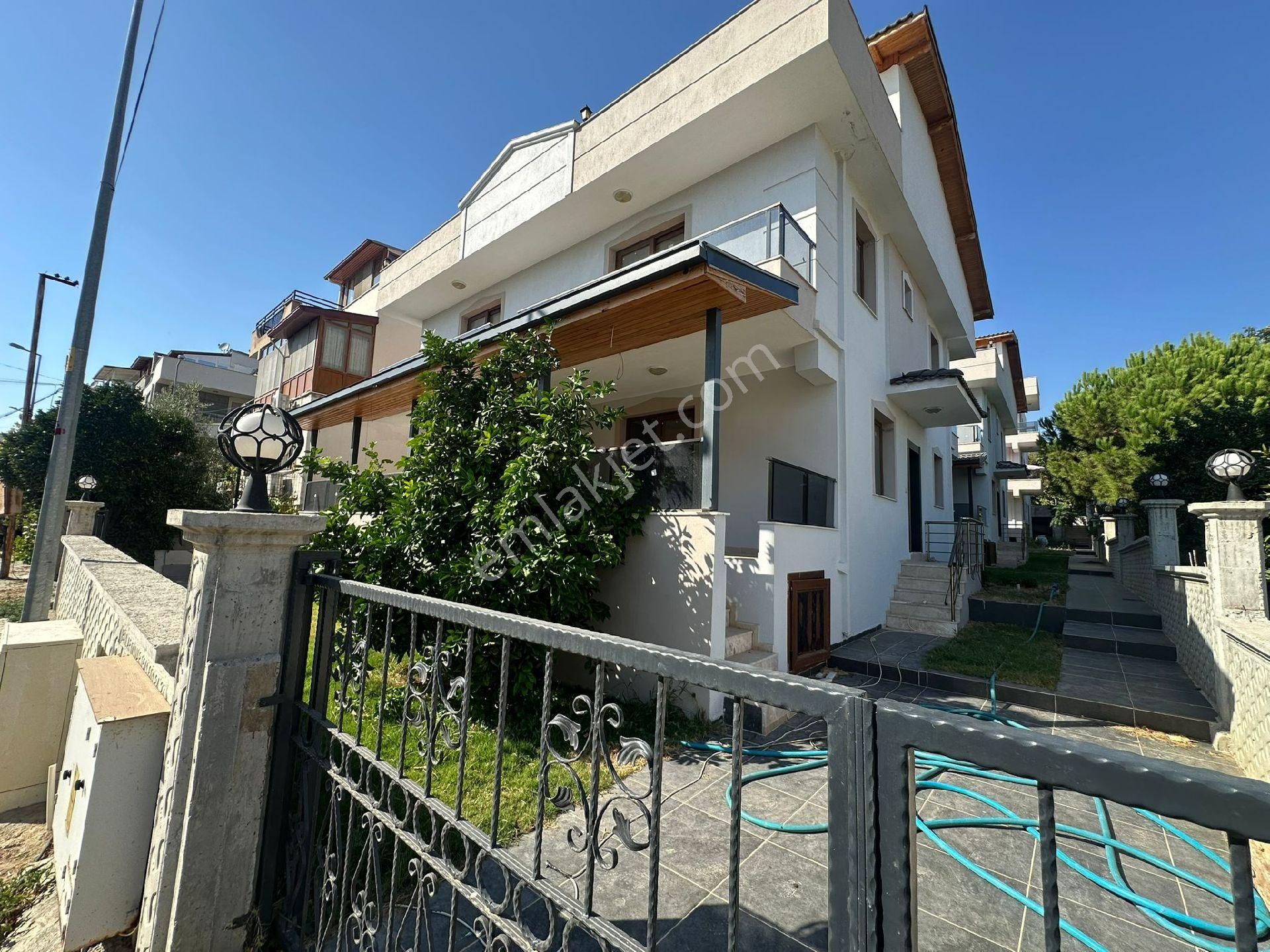 Gözütok Mimarlık Emlak 'tan Denize 100 Metre 4+1 Villa - Görsel 6