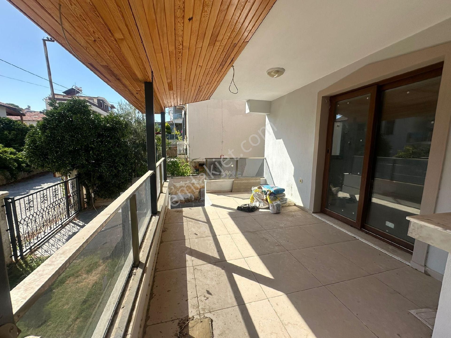 Gözütok Mimarlık Emlak 'tan Denize 100 Metre 4+1 Villa - Görsel 16