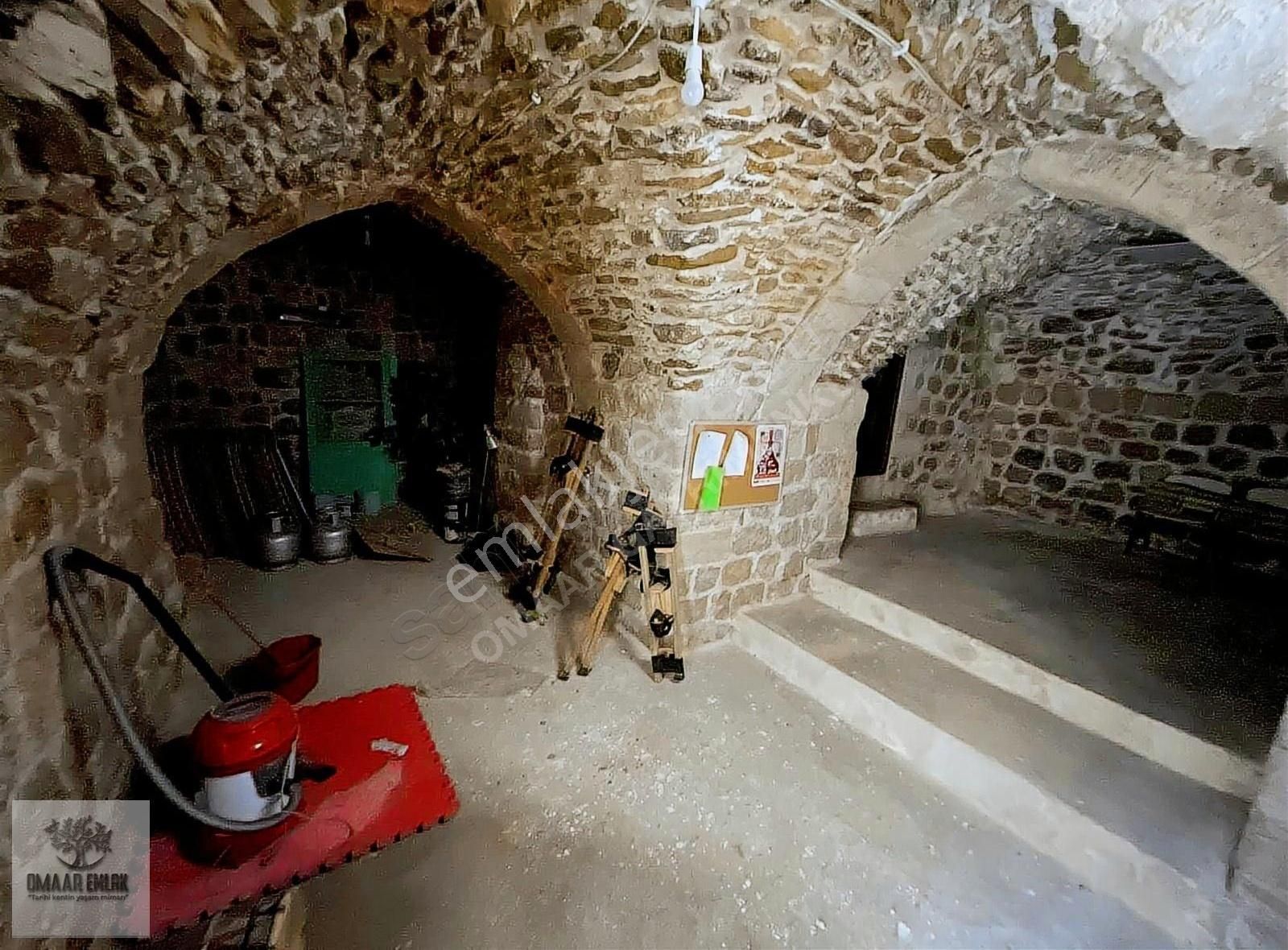 Tarihi Kent'te 3 Katlı Muhteşem Konuma Sahip Tamamı Taş Konak - Görsel 29