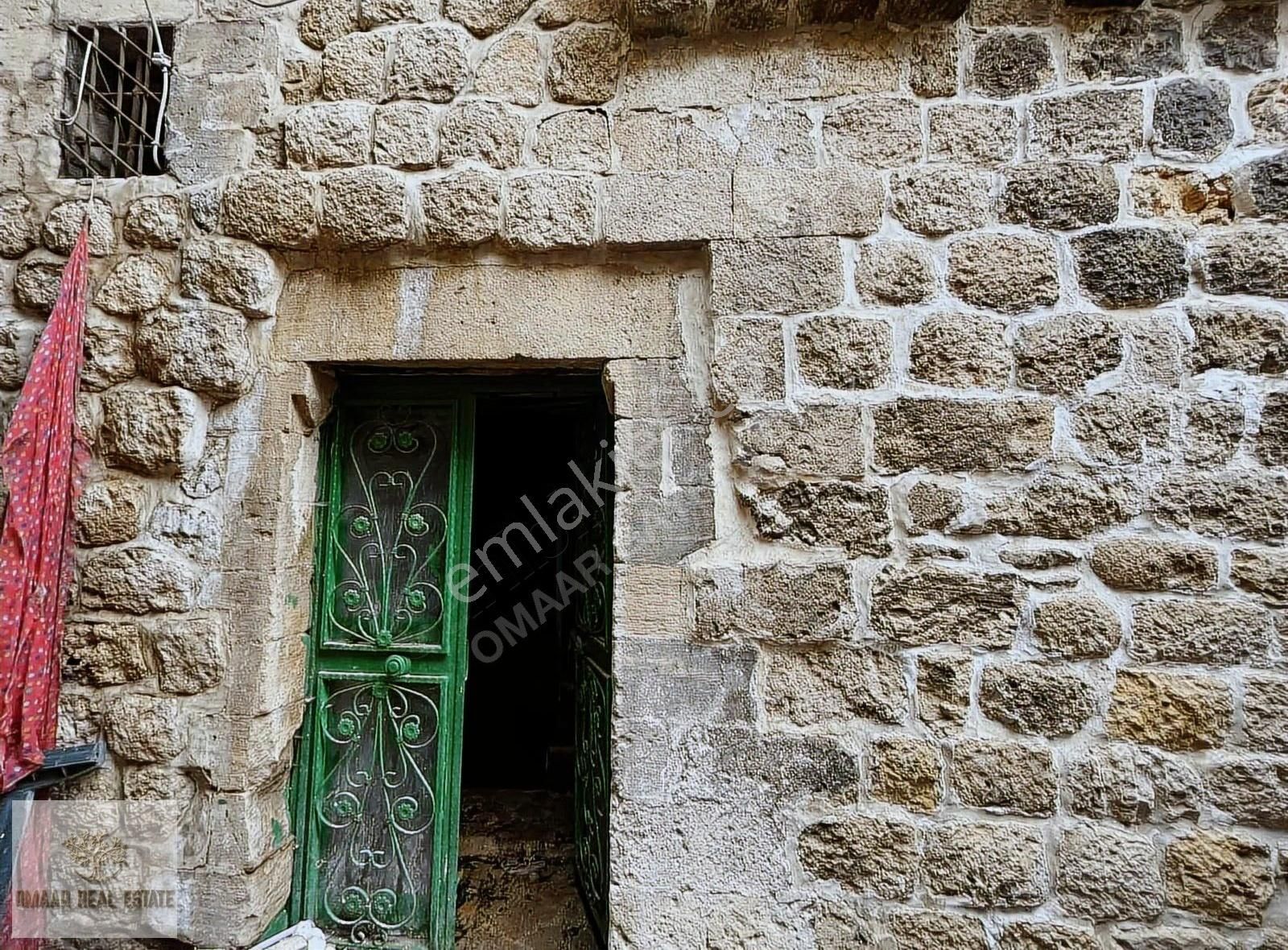 Tarihi Kent'te 3 Katlı Muhteşem Konuma Sahip Tamamı Taş Konak - Görsel 35