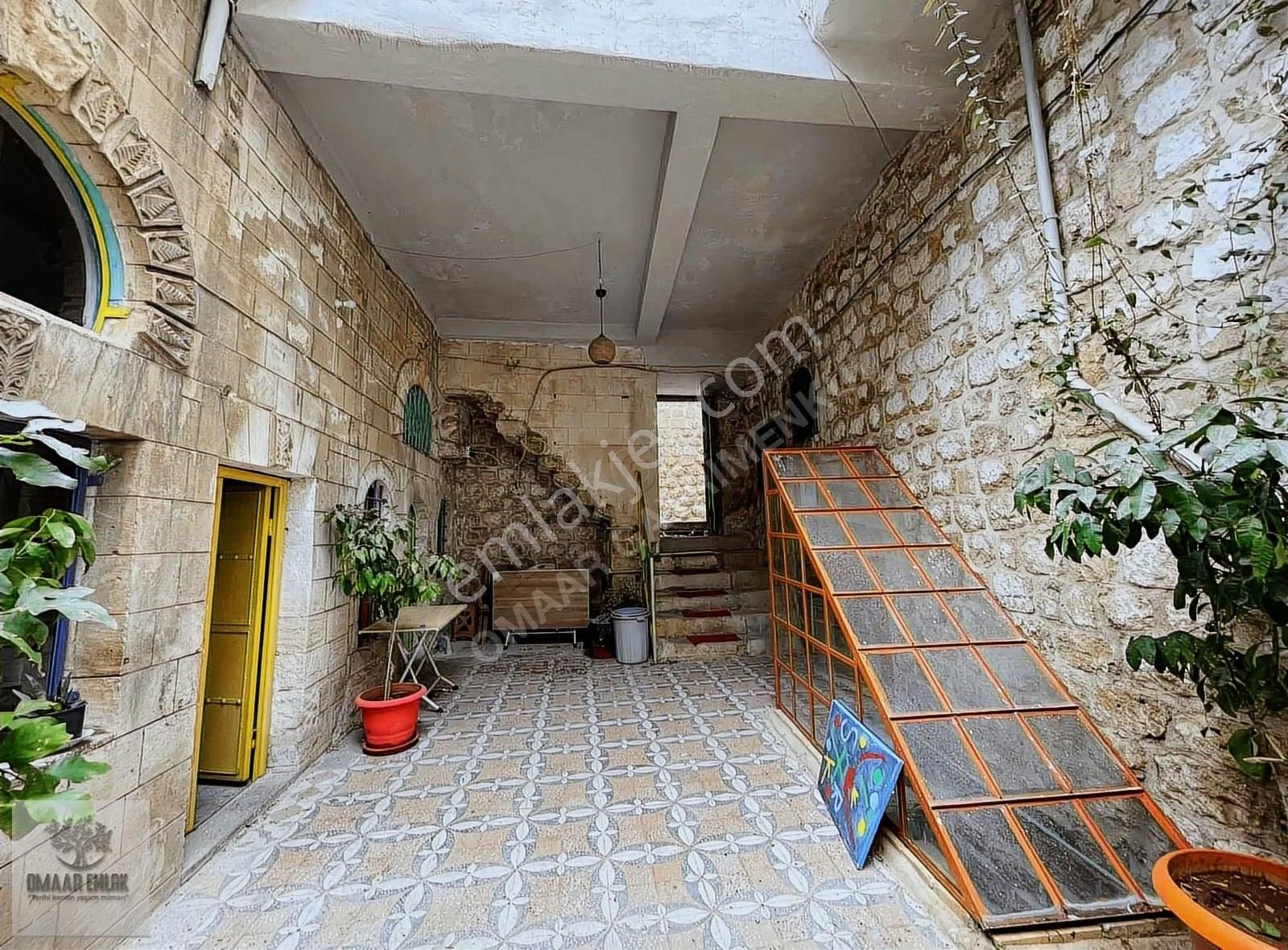 Tarihi Kent'te 3 Katlı Muhteşem Konuma Sahip Tamamı Taş Konak - Görsel 27