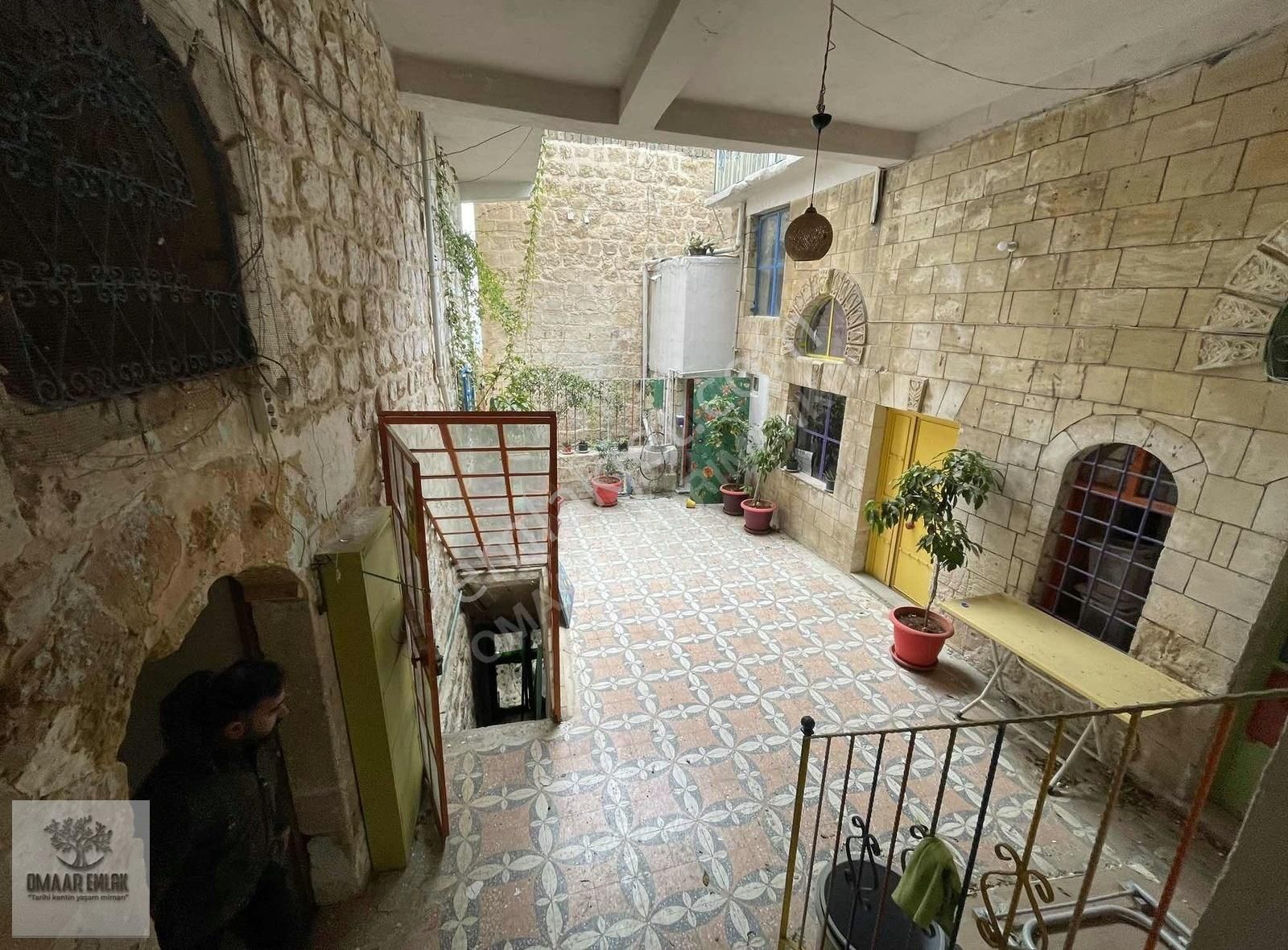 Tarihi Kent'te 3 Katlı Muhteşem Konuma Sahip Tamamı Taş Konak - Görsel 12