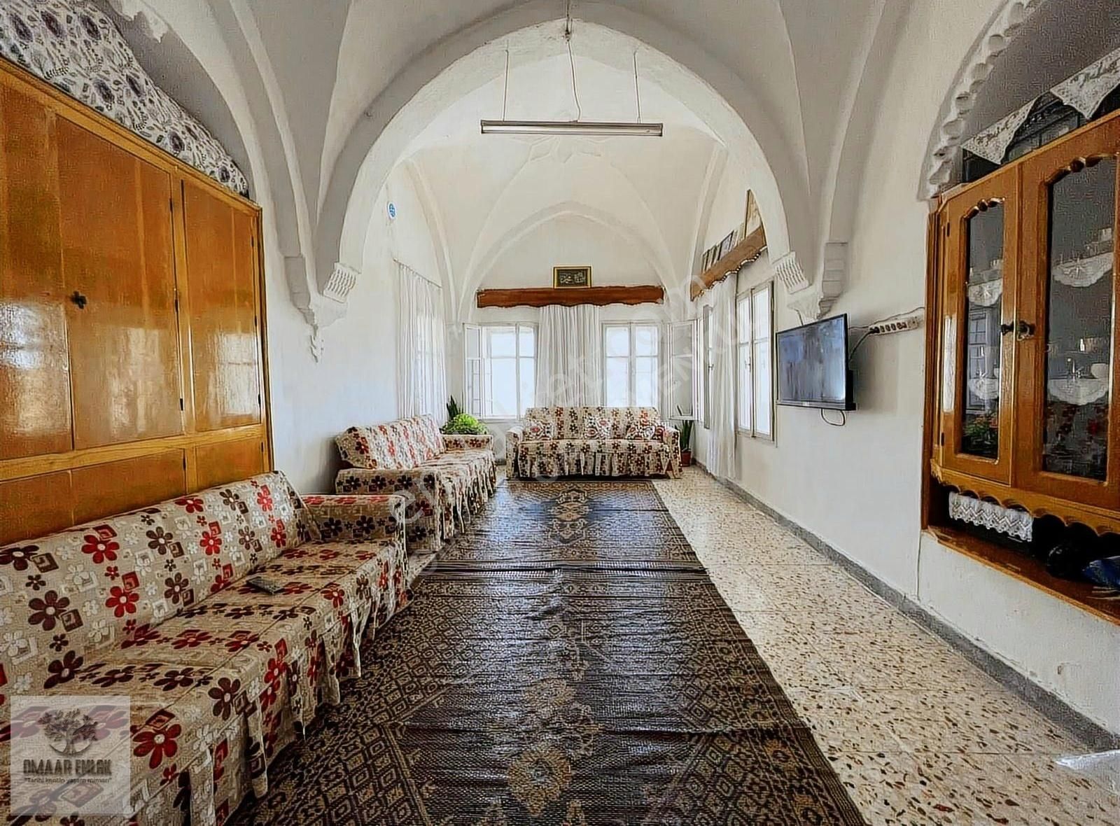 Antik Kent^te 3 Katlı Komple Taş Konak 4 Tarafı Yol Ada Parsel - Görsel 13