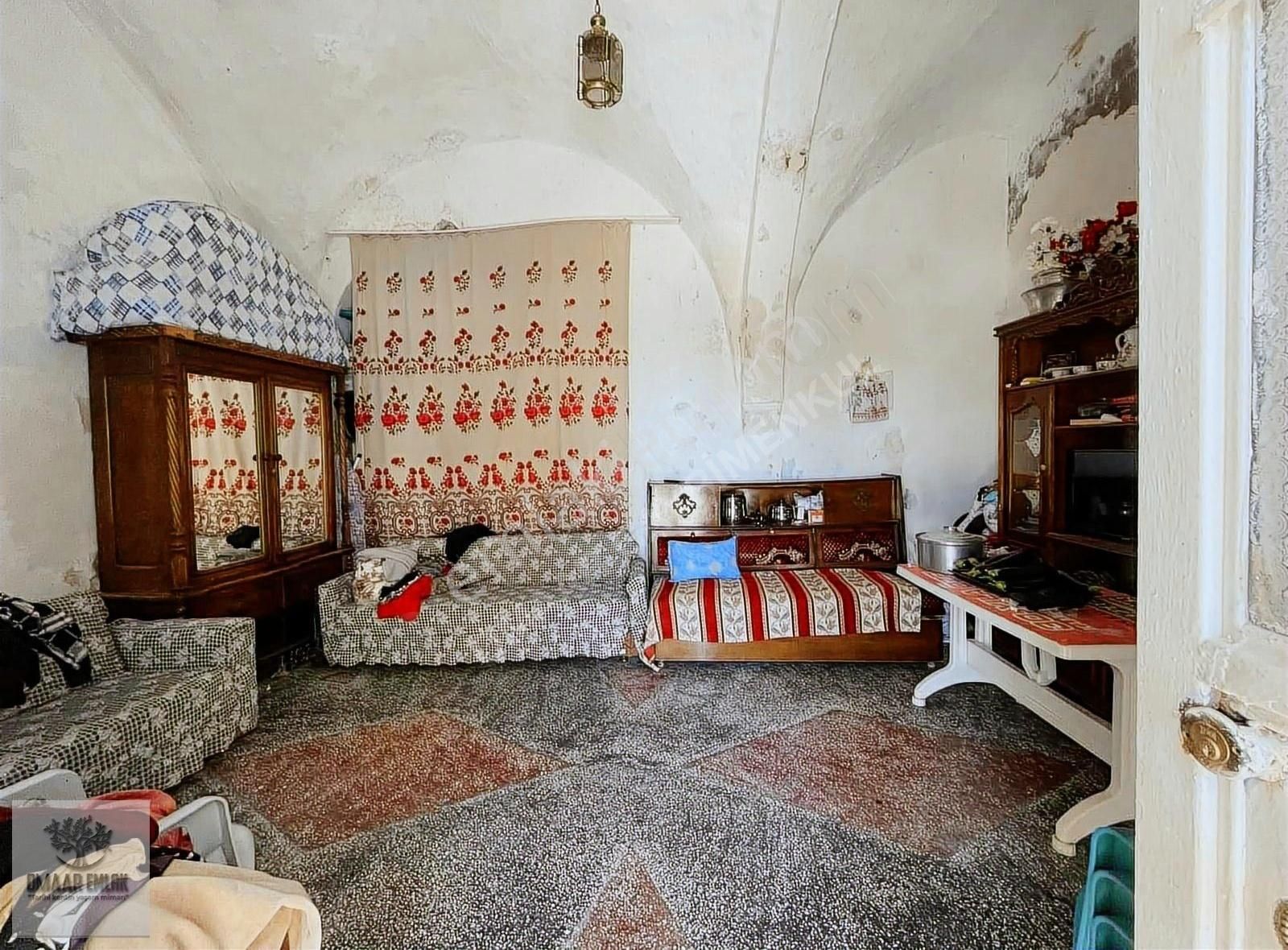 Antik Kent^te 3 Katlı Komple Taş Konak 4 Tarafı Yol Ada Parsel - Görsel 12