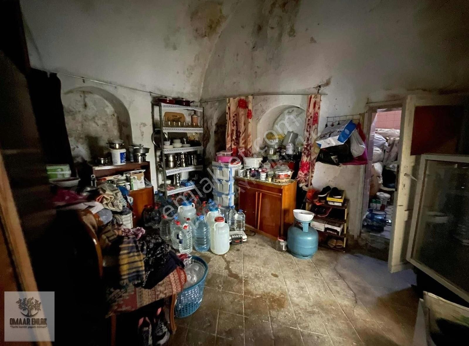 Antik Kent^te 3 Katlı Komple Taş Konak 4 Tarafı Yol Ada Parsel - Görsel 14