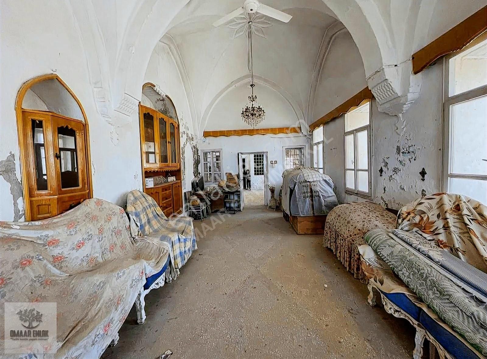 Antik Kent^te 3 Katlı Komple Taş Konak 4 Tarafı Yol Ada Parsel - Görsel 6