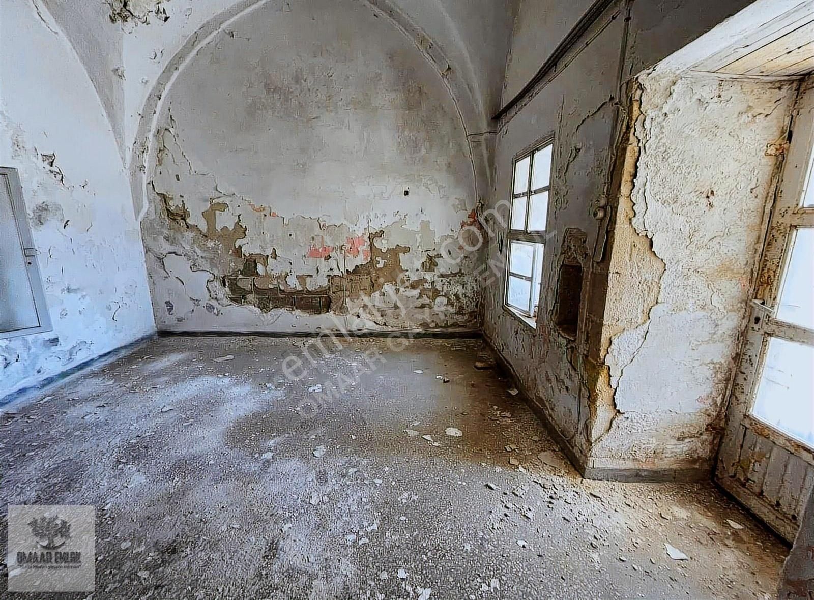 Antik Kent^te 3 Katlı Komple Taş Konak 4 Tarafı Yol Ada Parsel - Görsel 16