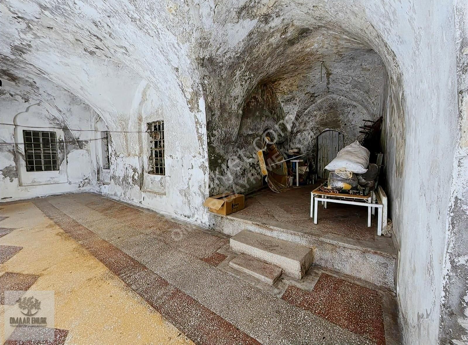 Antik Kent^te 3 Katlı Komple Taş Konak 4 Tarafı Yol Ada Parsel - Görsel 27