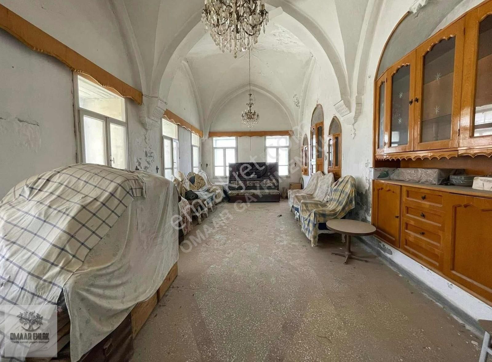 Antik Kent^te 3 Katlı Komple Taş Konak 4 Tarafı Yol Ada Parsel - Görsel 33