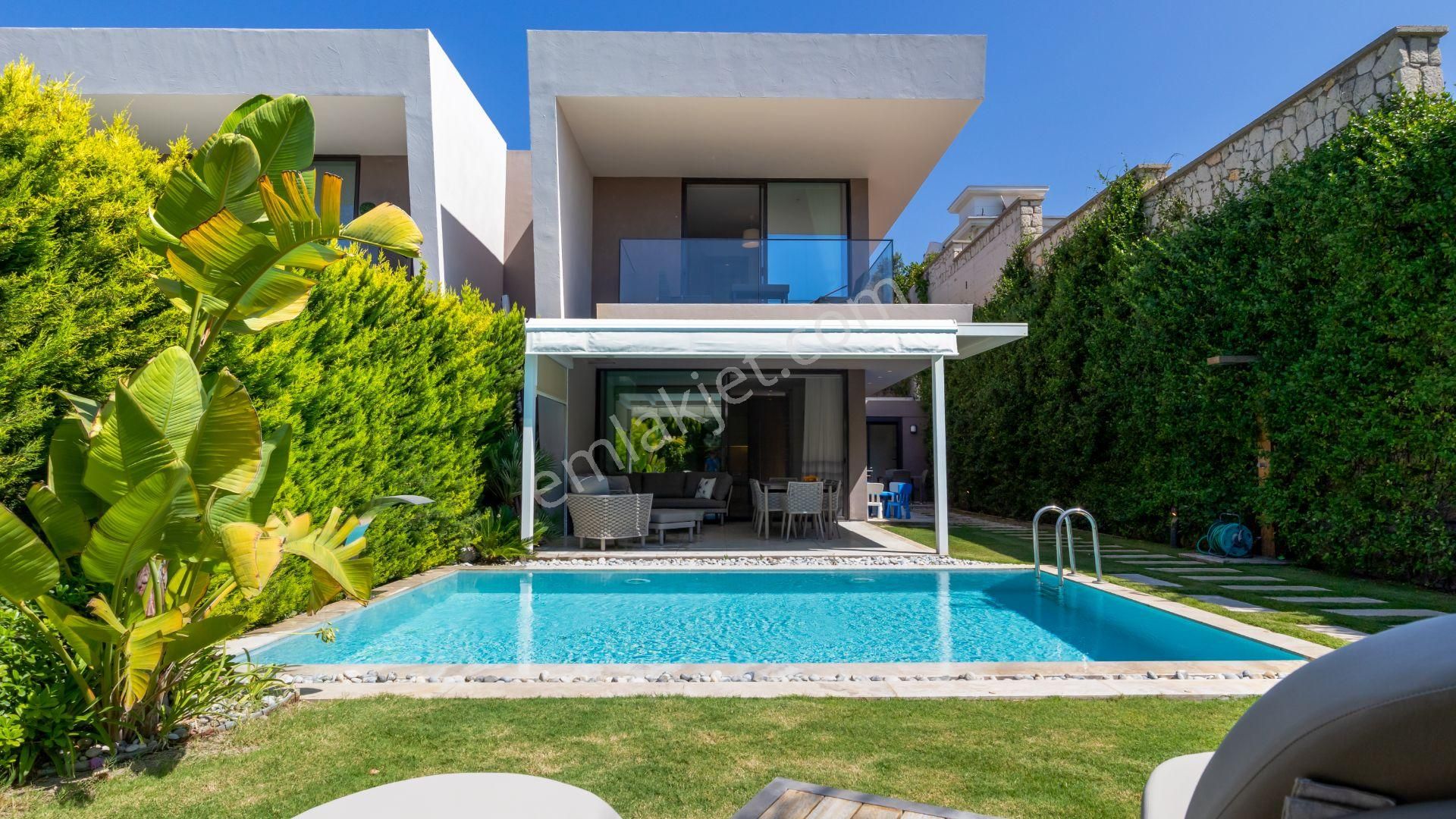 Çeşme Ayayorgide Özel Havuzlu, Bahçeli, Müştemilatlı Lüks Villa - Görsel 2