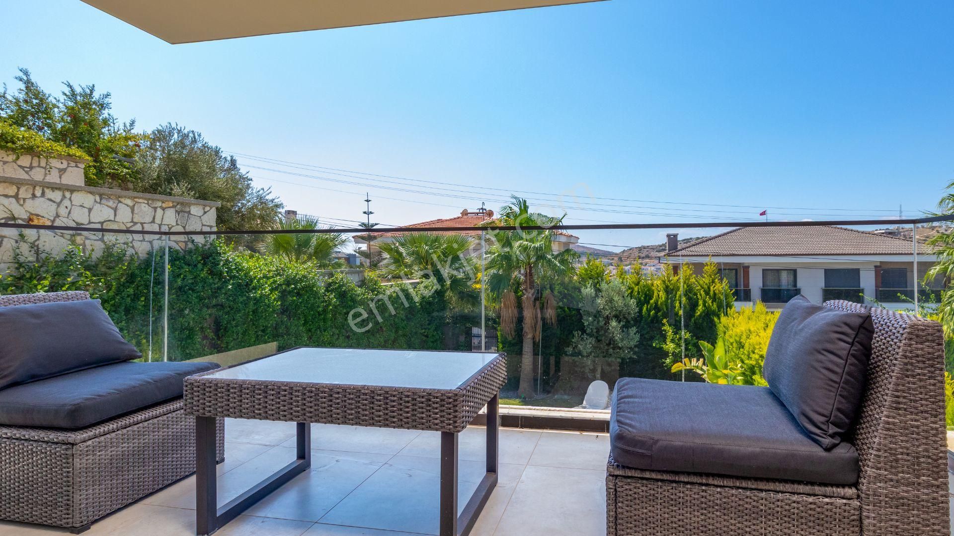 Çeşme Ayayorgide Özel Havuzlu, Bahçeli, Müştemilatlı Lüks Villa - Görsel 22