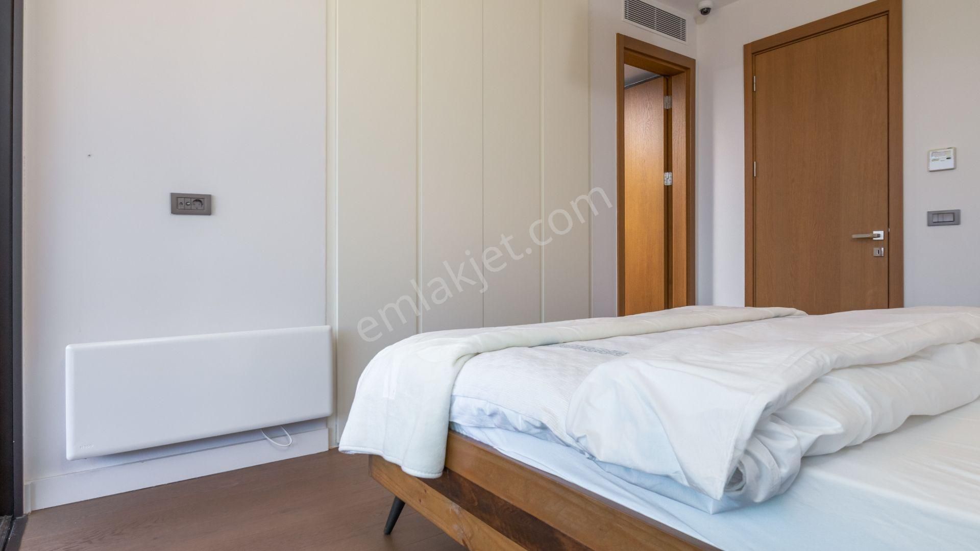 Çeşme Ayayorgide Özel Havuzlu, Bahçeli, Müştemilatlı Lüks Villa - Görsel 23