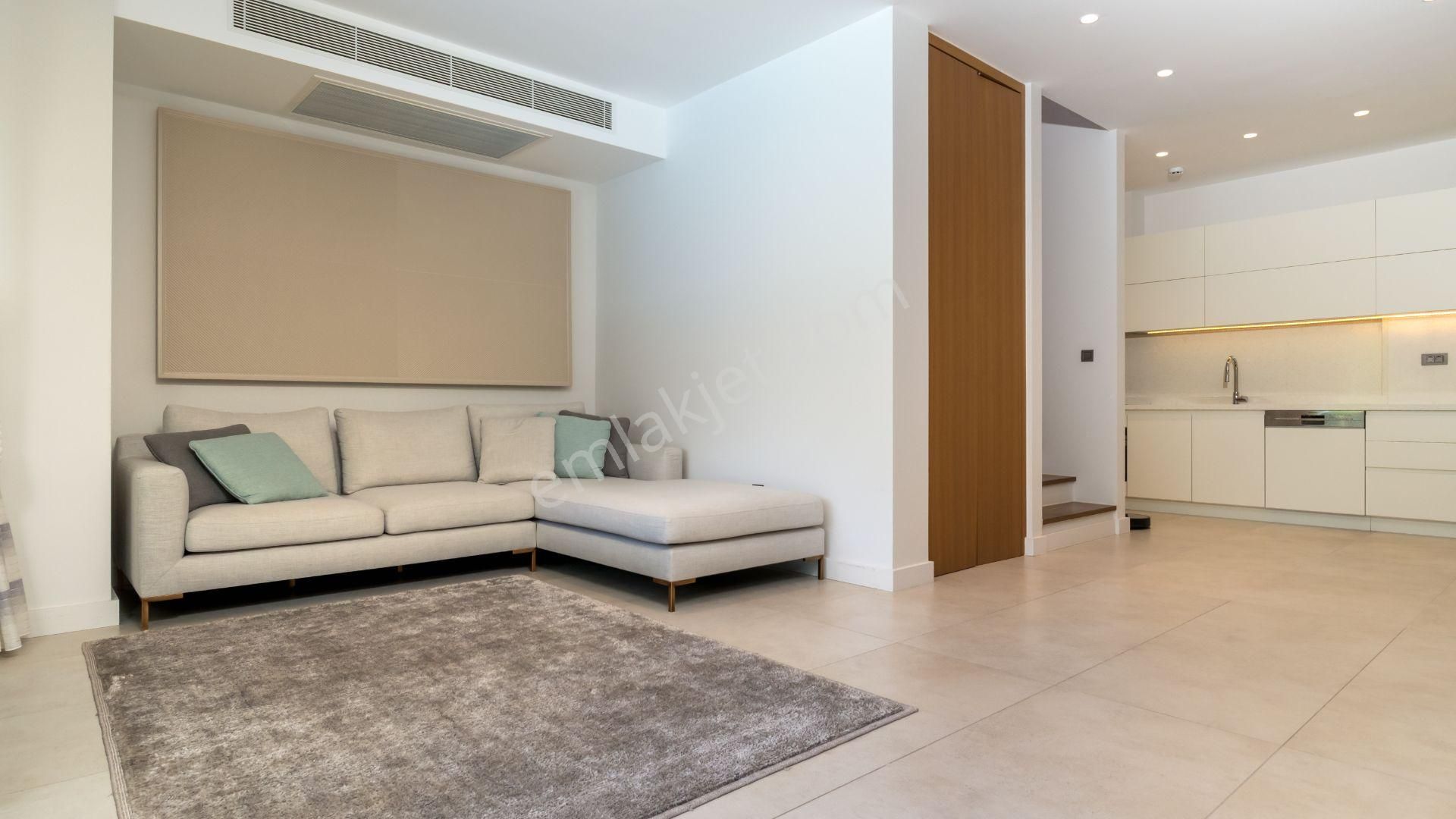 Çeşme Ayayorgide Özel Havuzlu, Bahçeli, Müştemilatlı Lüks Villa - Görsel 13