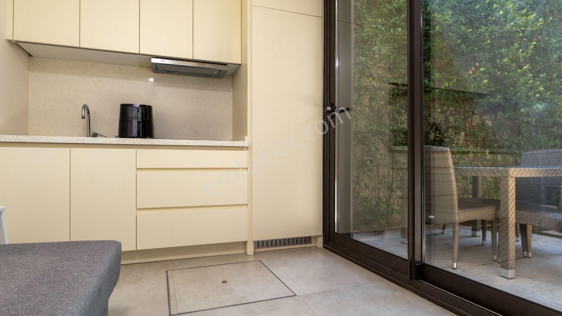 Çeşme Ayayorgide Özel Havuzlu, Bahçeli, Müştemilatlı Lüks Villa - Görsel 29