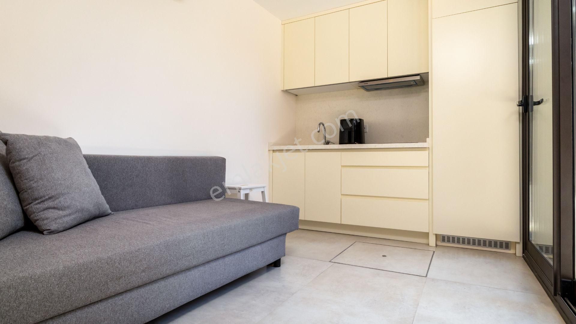 Çeşme Ayayorgide Özel Havuzlu, Bahçeli, Müştemilatlı Lüks Villa - Görsel 28