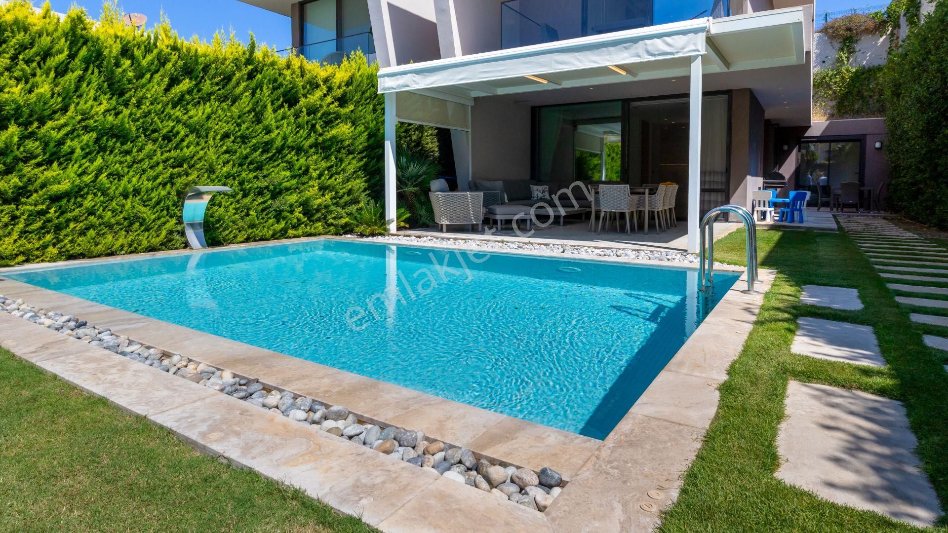 Çeşme Ayayorgide Özel Havuzlu, Bahçeli, Müştemilatlı Lüks Villa - Görsel 3