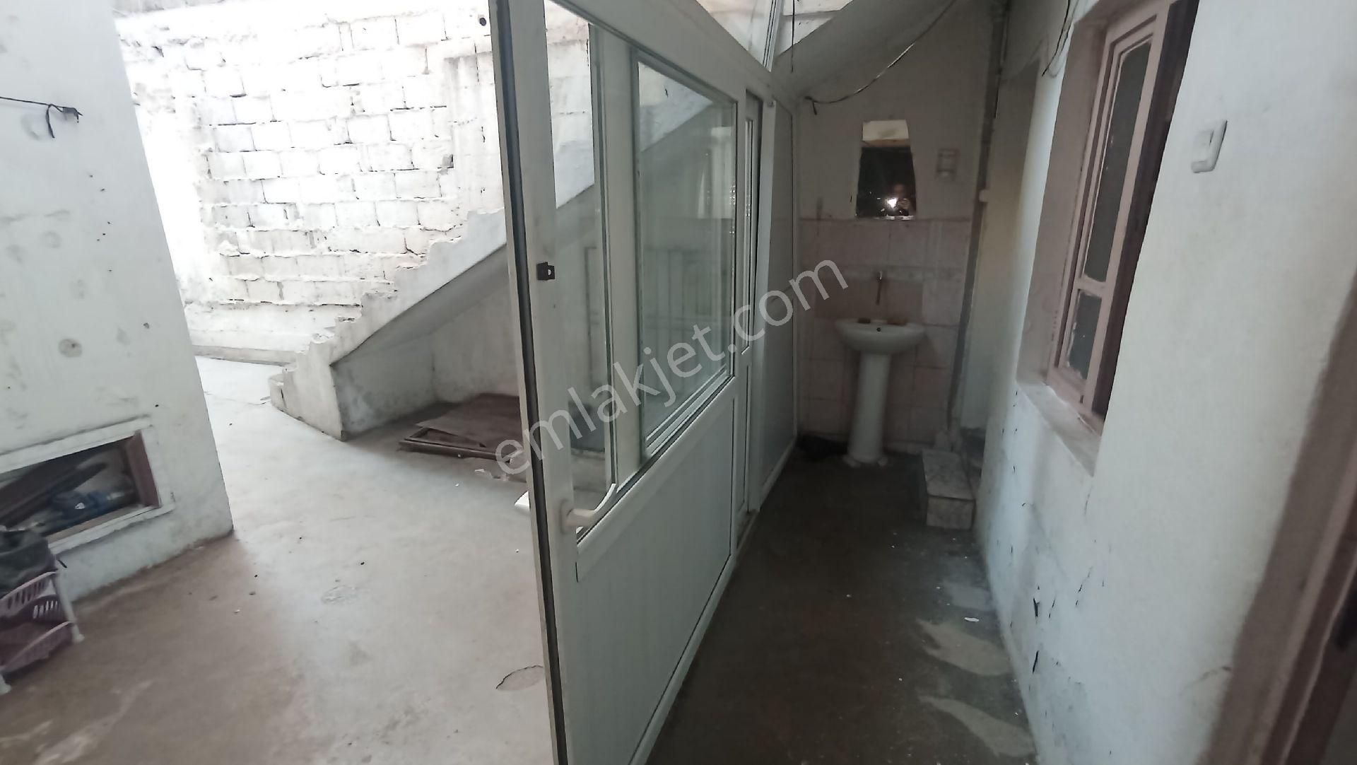 Gümüştekin Mahlesinde Arsa Tapulu Tek Katlı Müstakil Ev - Görsel 20