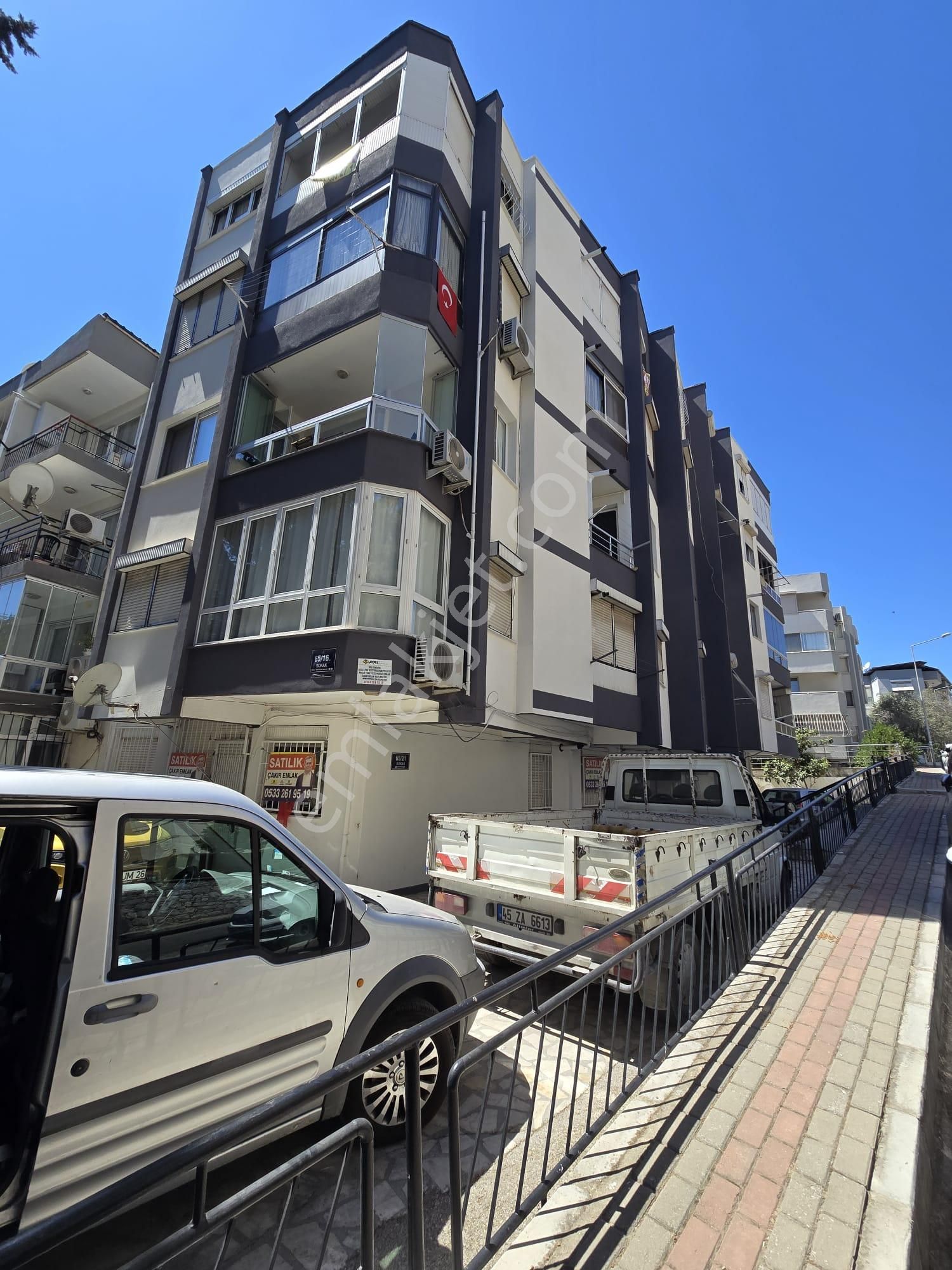 F.altay Metro Yakını V.dairesi Yanı D.gazlı Satılık 3+1 Daire