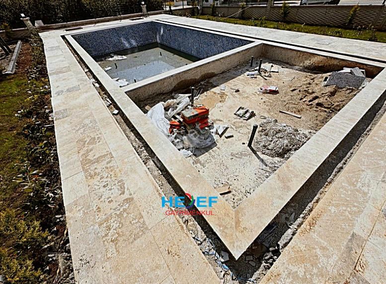 Hedef'ten Akdeniz Mah'de Site İçerisinde Havuzlu 1+1 Daire - Görsel 13