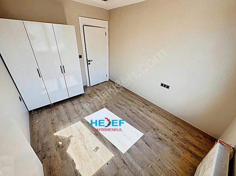 Hedef'ten Akdeniz Mah'de Site İçerisinde Havuzlu 1+1 Daire - Görsel 7