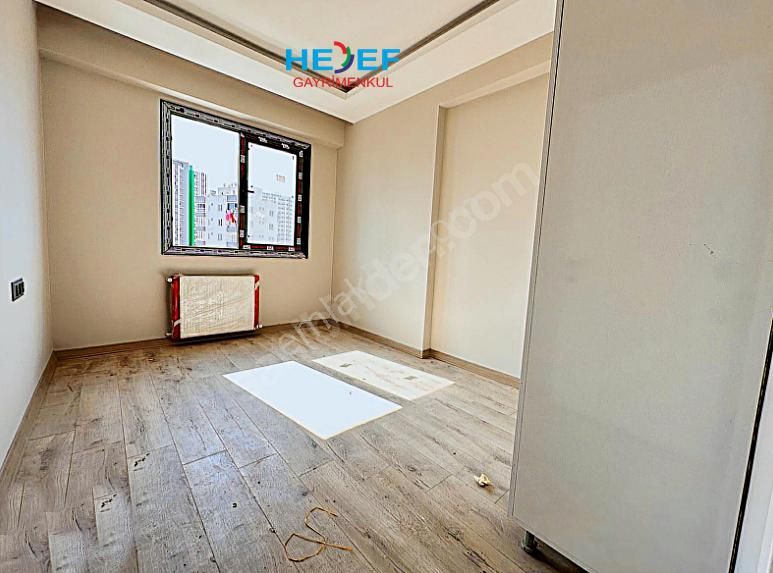 Hedef'ten Akdeniz Mah'de Site İçerisinde Havuzlu 1+1 Daire - Görsel 6