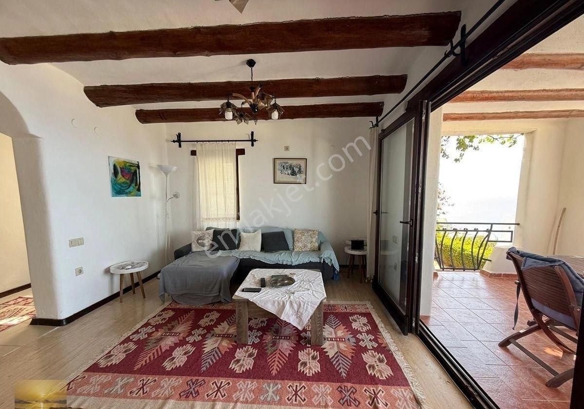 Gümüşlükte Satılık Müstakil Villa 9 Adalar Manzaralı Bahçeli Ev Bulunmaz Konumda Fırsat Yatırım - Görsel 9